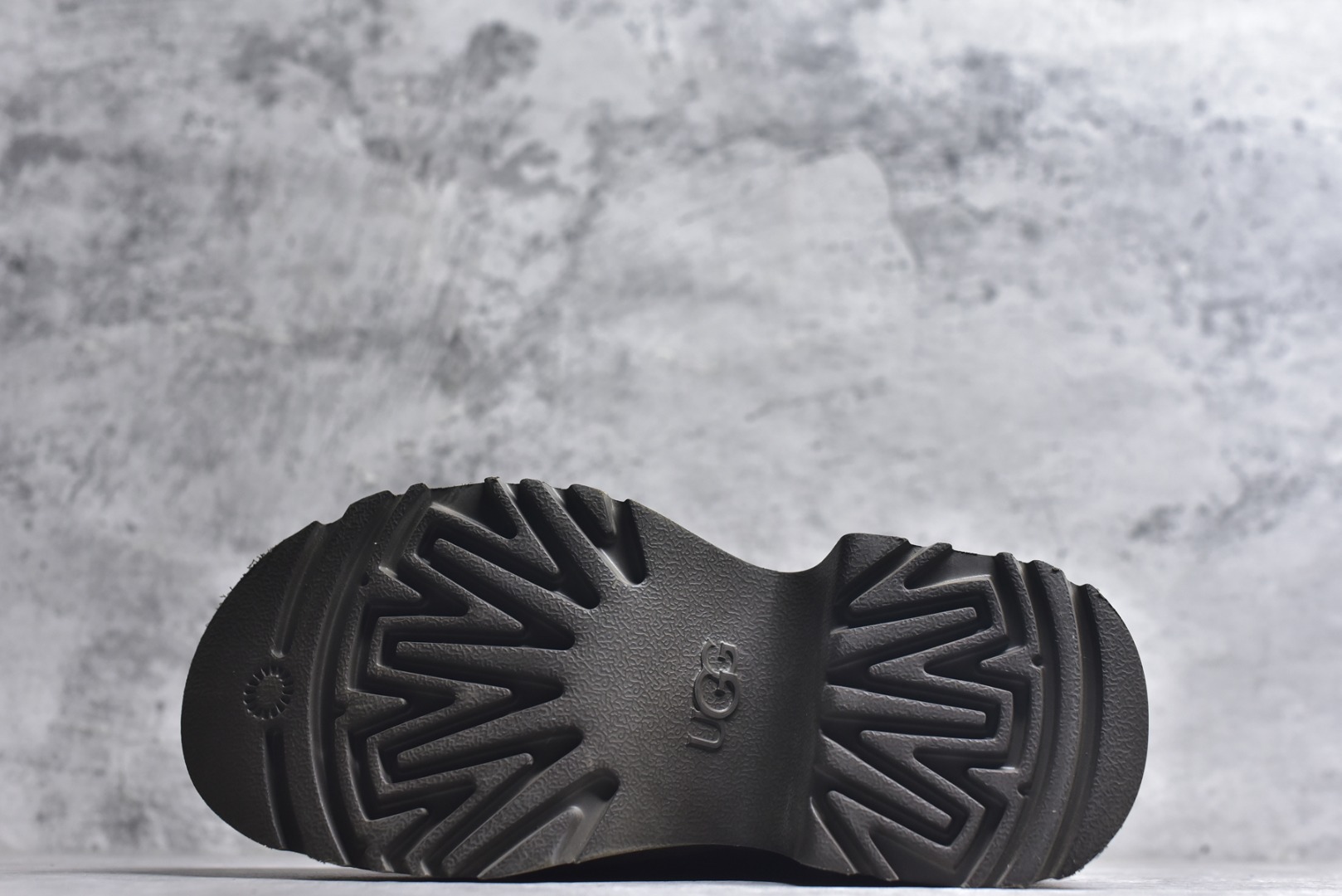 图片[6]-#X1 全网热卖款最齐 UGG 100个配色 市面顶级版本 UGG 鱼人厚底铅笔靴 5cm厚底 小红书爆款 广州外贸大厂生产 鞋头到鞋垫真羊皮毛一体 独立外盒包装 芯片 带防水工艺 区别市面任何版本 5cm厚底 独立原版开发大底 羊绒鞋垫 冬季保暖外出 家居都是很适合的选择 进年uug推出款式系列 局部偏向年轻消费者喜好 也走到时尚潮流穿搭的前沿 鞋身材质 防泼水涂层翻毛皮鞋面 17毫米UGGPURE™植入式羊毛内底 轻便防滑舒适橡胶外底 带有品牌LOGO商标 带全套包装 尺码： 35 36 37 38 39 40-选品中心