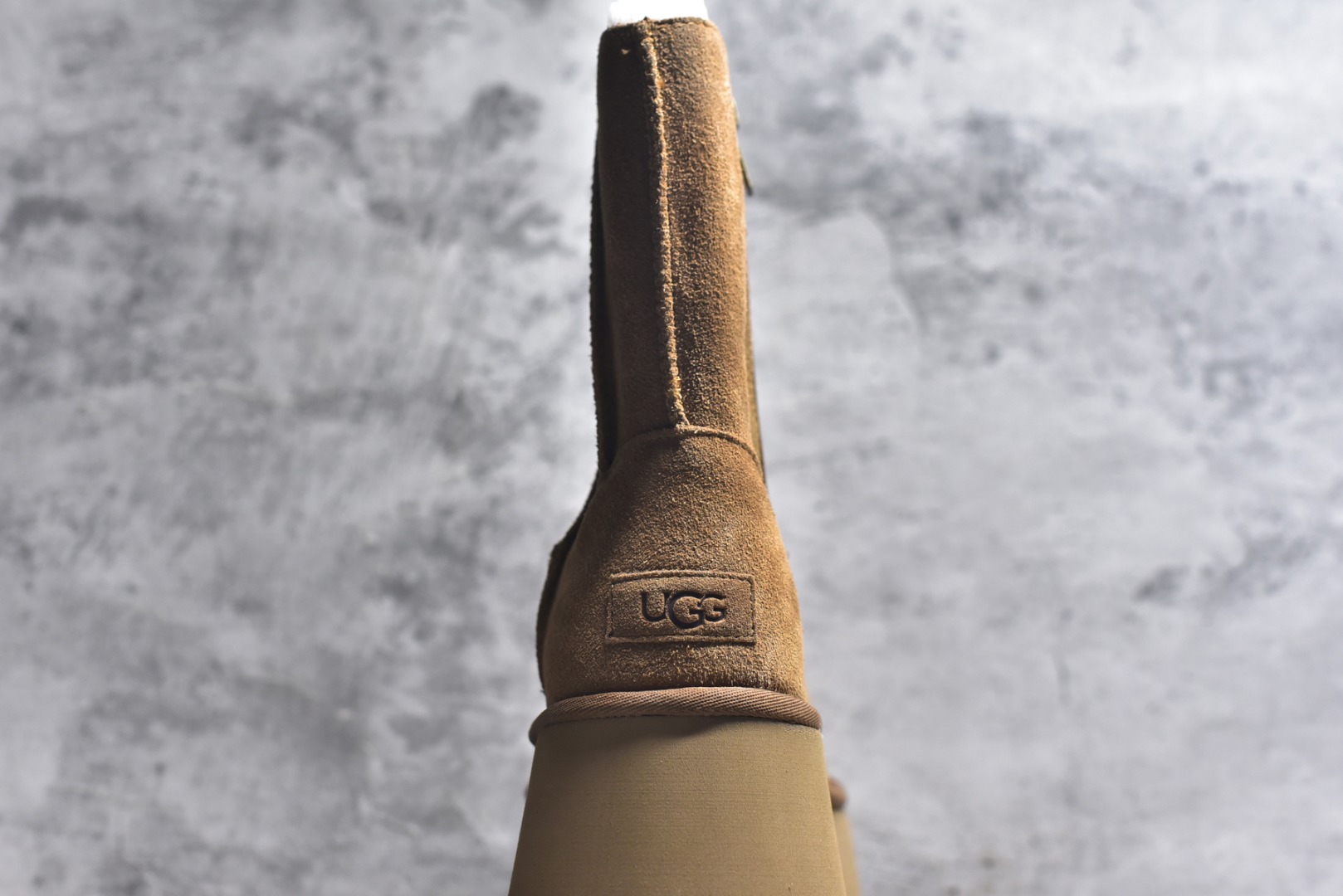 图片[5]-#X1 全网热卖款最齐 UGG 100个配色 市面顶级版本 UGG 鱼人厚底铅笔靴 5cm厚底 小红书爆款 广州外贸大厂生产 鞋头到鞋垫真羊皮毛一体 独立外盒包装 芯片 带防水工艺 区别市面任何版本 5cm厚底 独立原版开发大底 羊绒鞋垫 冬季保暖外出 家居都是很适合的选择 进年uug推出款式系列 局部偏向年轻消费者喜好 也走到时尚潮流穿搭的前沿 鞋身材质 防泼水涂层翻毛皮鞋面 17毫米UGGPURE™植入式羊毛内底 轻便防滑舒适橡胶外底 带有品牌LOGO商标 带全套包装 尺码： 35 36 37 38 39 40-选品中心