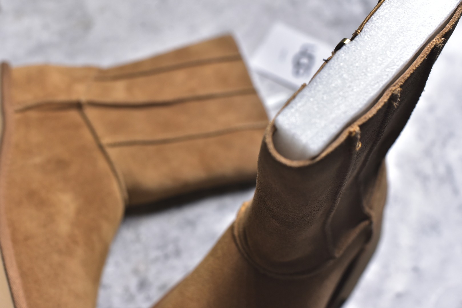 图片[9]-#X1 全网热卖款最齐 UGG 100个配色 市面顶级版本 UGG 鱼人厚底铅笔靴 5cm厚底 小红书爆款 广州外贸大厂生产 鞋头到鞋垫真羊皮毛一体 独立外盒包装 芯片 带防水工艺 区别市面任何版本 5cm厚底 独立原版开发大底 羊绒鞋垫 冬季保暖外出 家居都是很适合的选择 进年uug推出款式系列 局部偏向年轻消费者喜好 也走到时尚潮流穿搭的前沿 鞋身材质 防泼水涂层翻毛皮鞋面 17毫米UGGPURE™植入式羊毛内底 轻便防滑舒适橡胶外底 带有品牌LOGO商标 带全套包装 尺码： 35 36 37 38 39 40-选品中心