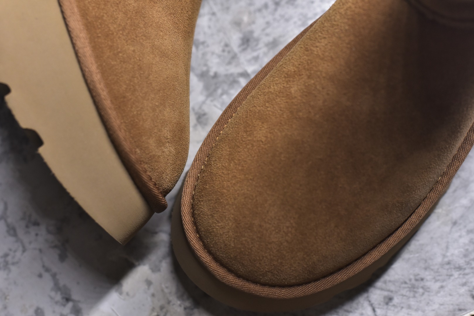 图片[8]-#X1 全网热卖款最齐 UGG 100个配色 市面顶级版本 UGG 鱼人厚底铅笔靴 5cm厚底 小红书爆款 广州外贸大厂生产 鞋头到鞋垫真羊皮毛一体 独立外盒包装 芯片 带防水工艺 区别市面任何版本 5cm厚底 独立原版开发大底 羊绒鞋垫 冬季保暖外出 家居都是很适合的选择 进年uug推出款式系列 局部偏向年轻消费者喜好 也走到时尚潮流穿搭的前沿 鞋身材质 防泼水涂层翻毛皮鞋面 17毫米UGGPURE™植入式羊毛内底 轻便防滑舒适橡胶外底 带有品牌LOGO商标 带全套包装 尺码： 35 36 37 38 39 40-选品中心