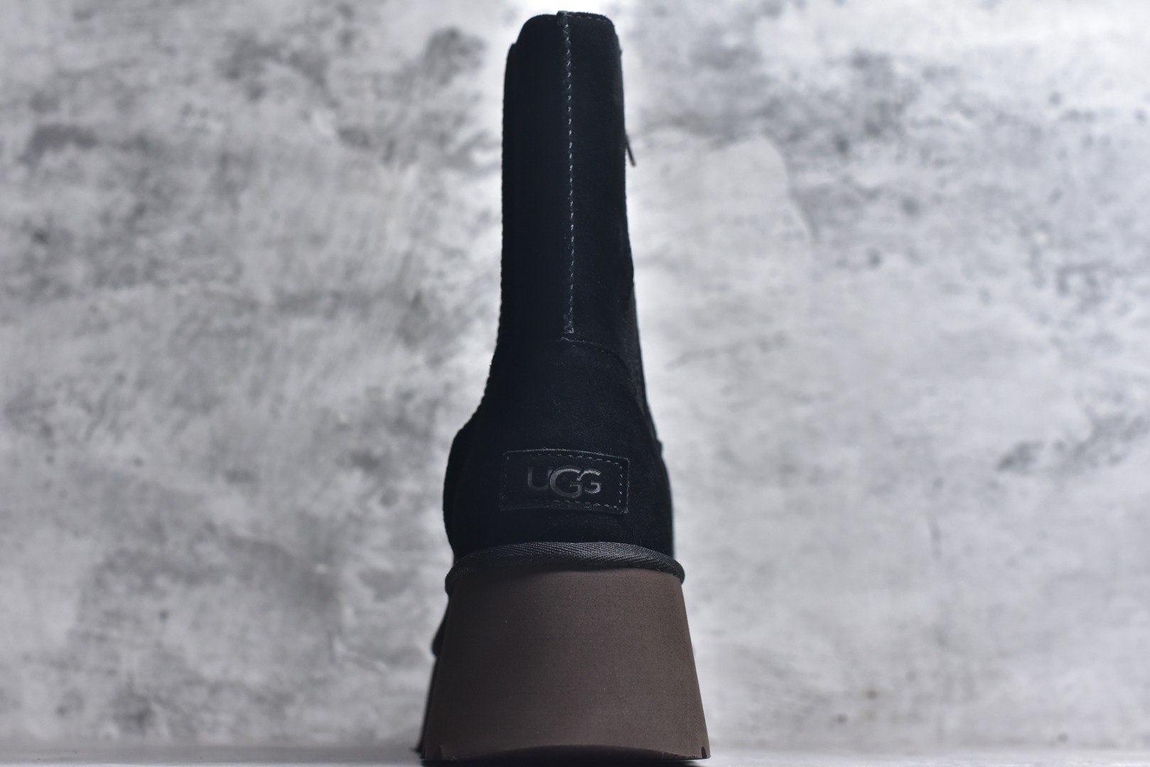 图片[5]-#X1 全网热卖款最齐 UGG 100个配色 市面顶级版本 UGG 鱼人厚底铅笔靴 5cm厚底 小红书爆款 广州外贸大厂生产 鞋头到鞋垫真羊皮毛一体 独立外盒包装 芯片 带防水工艺 区别市面任何版本 5cm厚底 独立原版开发大底 羊绒鞋垫 冬季保暖外出 家居都是很适合的选择 进年uug推出款式系列 局部偏向年轻消费者喜好 也走到时尚潮流穿搭的前沿 鞋身材质 防泼水涂层翻毛皮鞋面 17毫米UGGPURE™植入式羊毛内底 轻便防滑舒适橡胶外底 带有品牌LOGO商标 带全套包装 尺码： 35 36 37 38 39 40-选品中心