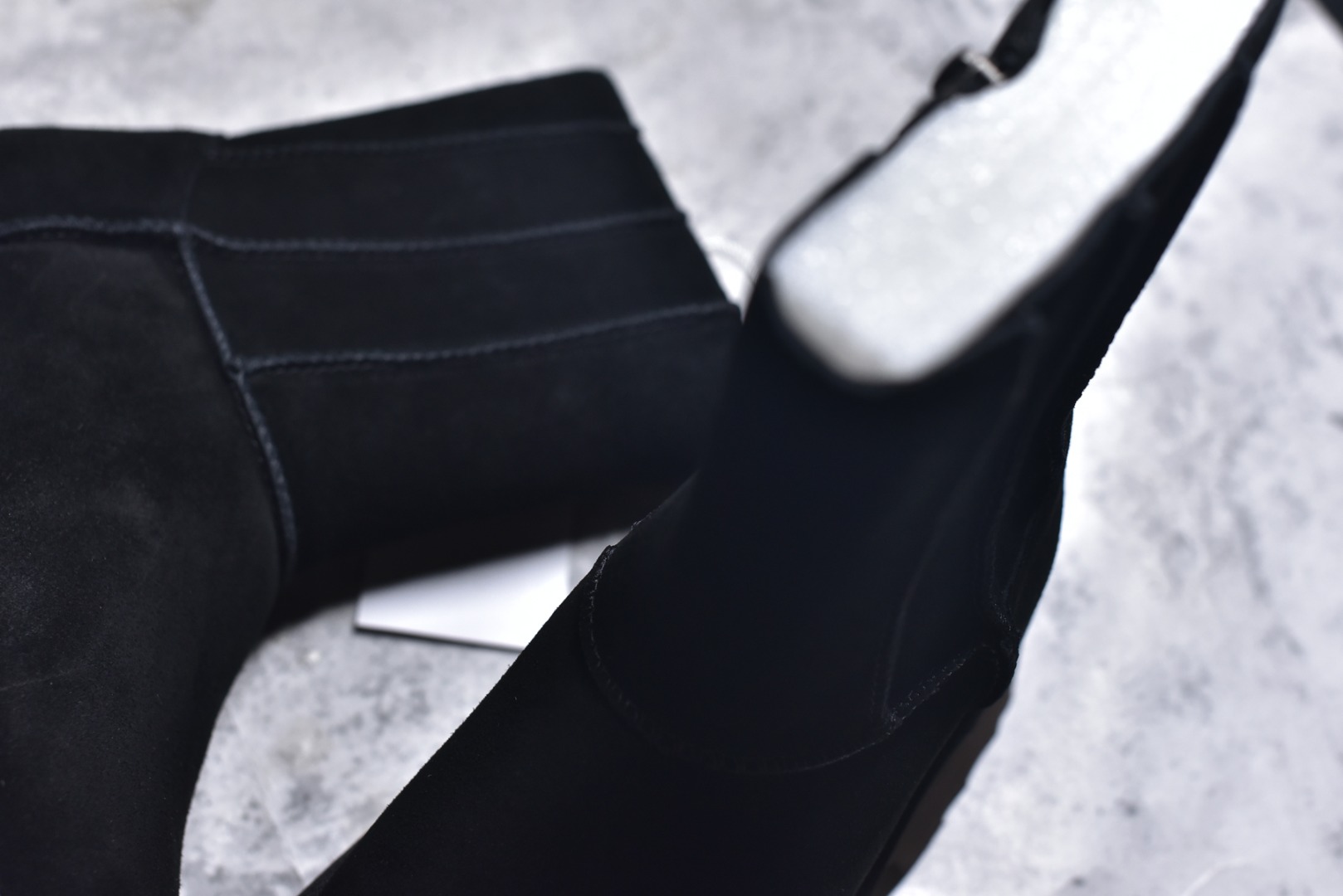 图片[9]-#X1 全网热卖款最齐 UGG 100个配色 市面顶级版本 UGG 鱼人厚底铅笔靴 5cm厚底 小红书爆款 广州外贸大厂生产 鞋头到鞋垫真羊皮毛一体 独立外盒包装 芯片 带防水工艺 区别市面任何版本 5cm厚底 独立原版开发大底 羊绒鞋垫 冬季保暖外出 家居都是很适合的选择 进年uug推出款式系列 局部偏向年轻消费者喜好 也走到时尚潮流穿搭的前沿 鞋身材质 防泼水涂层翻毛皮鞋面 17毫米UGGPURE™植入式羊毛内底 轻便防滑舒适橡胶外底 带有品牌LOGO商标 带全套包装 尺码： 35 36 37 38 39 40-选品中心