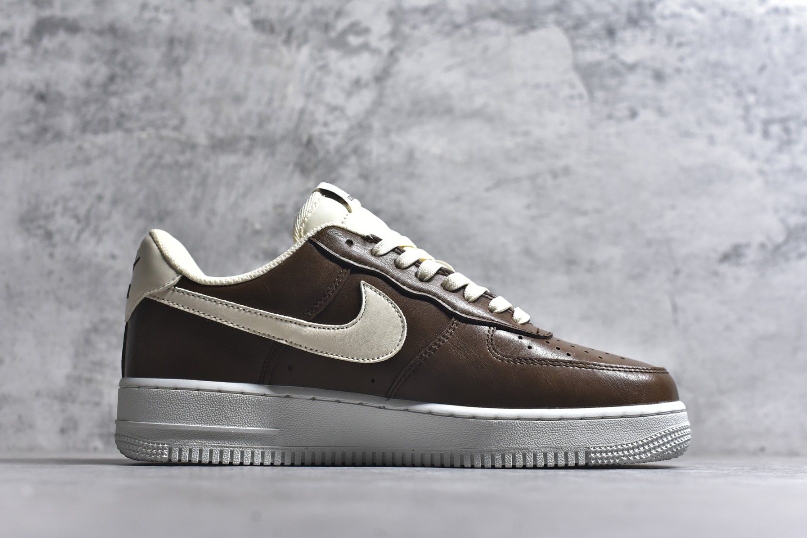 图片[3]-#海外限量发售！公司级NIke Air Force 1 \’07 Low “LV联名–焦糖拿铁” 空军一号低帮 运动鞋 休闲鞋 折边针车 工艺难度大 原楦头原纸板 高端定制鞋盒 原厂鞋底 超高清洁度 细节完美 货号：NH0601-587 尺码：36 36.5 37.5 38 38.5 39 40 40.5 41 42 42.5 43 44 44.5 45-选品中心