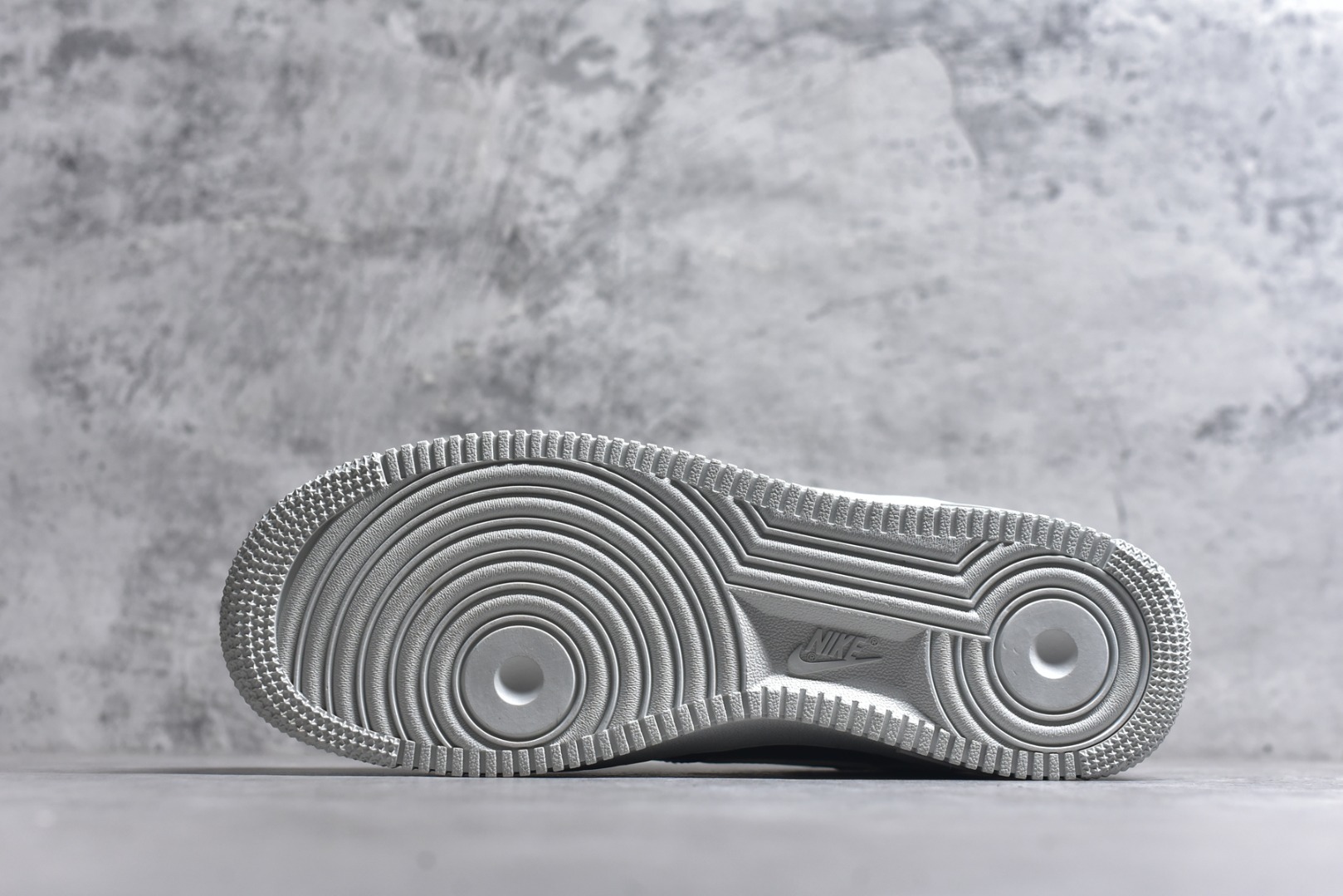 图片[6]-#海外限量发售！公司级NIke Air Force 1 \’07 Low “LV联名–焦糖拿铁” 空军一号低帮 运动鞋 休闲鞋 折边针车 工艺难度大 原楦头原纸板 高端定制鞋盒 原厂鞋底 超高清洁度 细节完美 货号：NH0601-587 尺码：36 36.5 37.5 38 38.5 39 40 40.5 41 42 42.5 43 44 44.5 45-选品中心