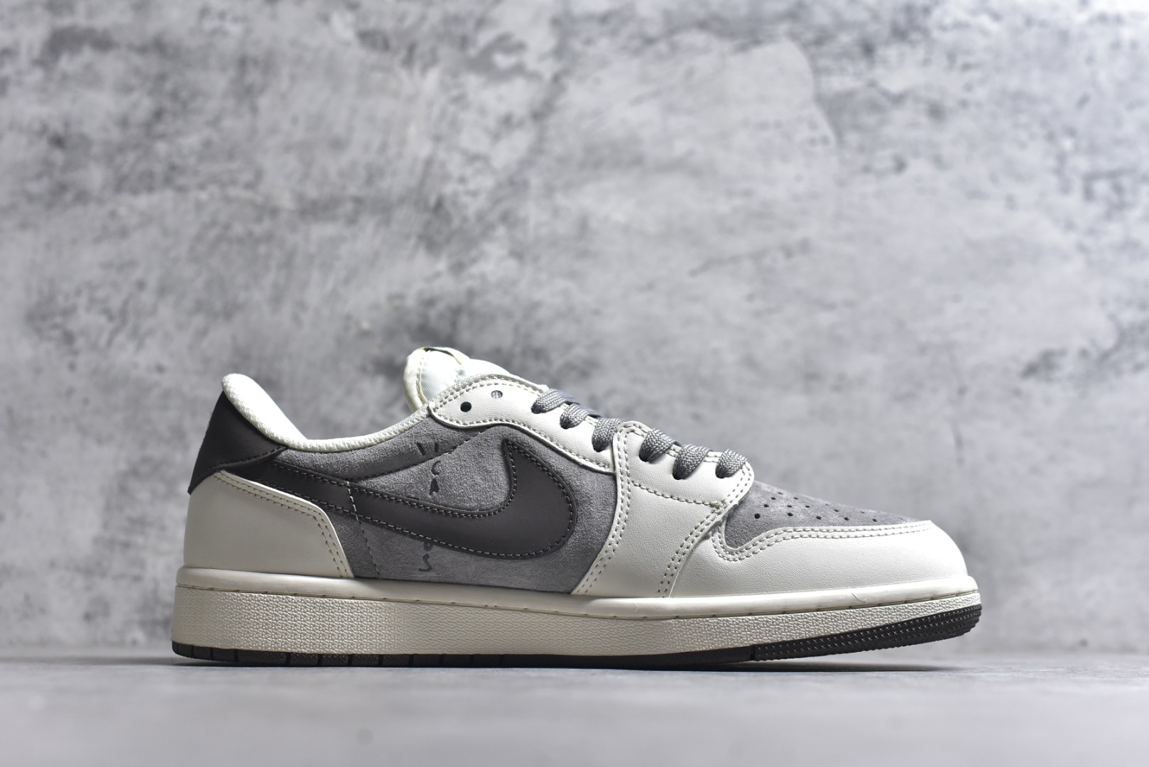 图片[3]-#海外爆款限量发售！Nike Jordan Air Jordan “ 北面三方联名——卡布奇诺” 高端定制 低帮 复古 减震 防滑 耐磨 篮球鞋 定制鞋盒 大厂纯原品质出货 超高清洁度 皮料切割干净无任何毛边 细节完美 货号：DM7866-127 尺码：36 36.5 37.5 38 38.5 39 40 40.5 41 42 42.5 43 44 44.5 45-选品中心