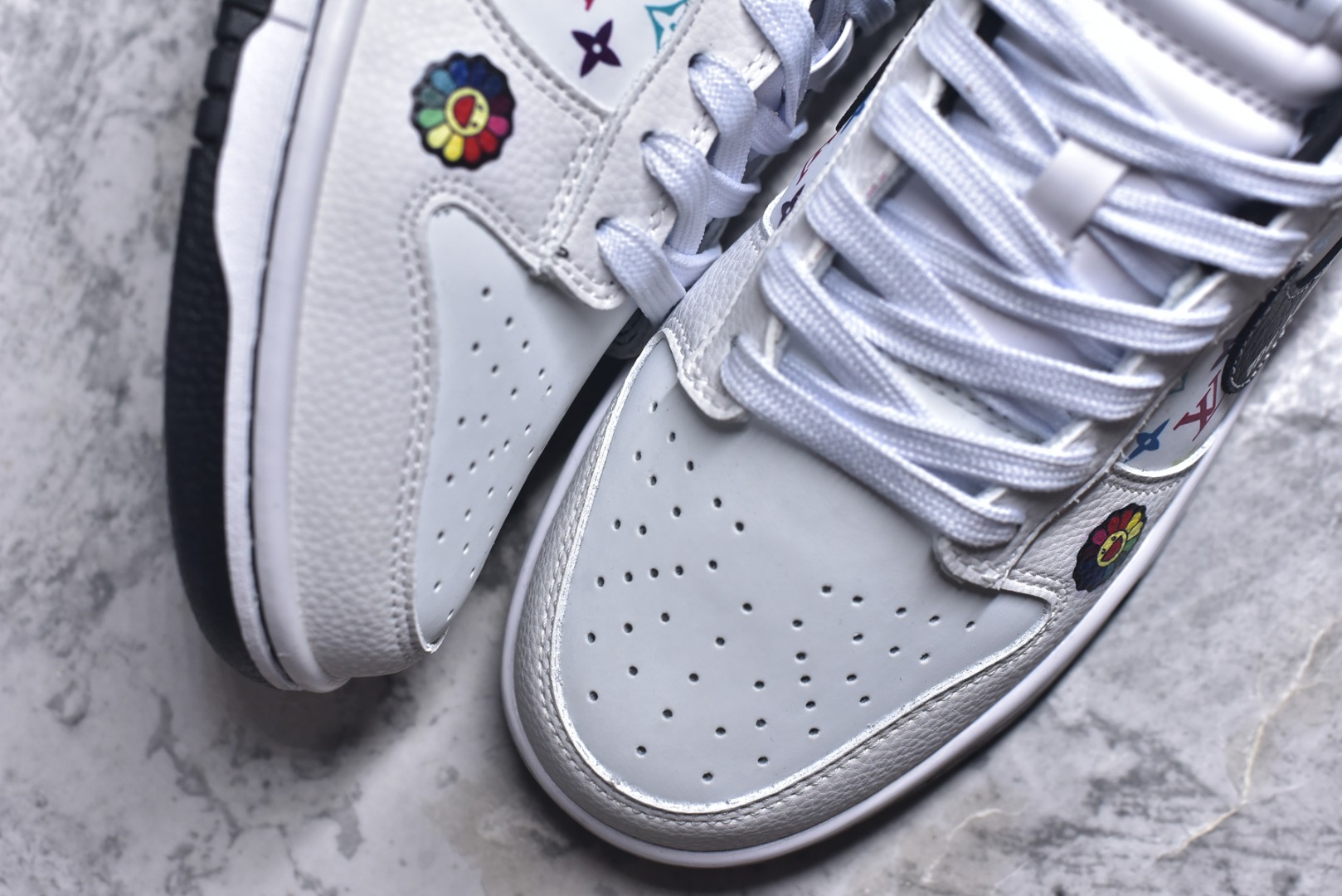 图片[8]-#Nike SB Dunk Low“LV联名——白黑” 高端定制 低帮休闲板鞋 定制鞋盒 Ortholite鞋垫透气防臭 大厂纯原品质出货 超高清洁度 皮料切割干净无任何毛边 细节完美 货号：YF9511-908 尺码：36 36.5 37.5 38 38.5 39 40 40.5 41 42 42.5 43 44 44.5 45-选品中心