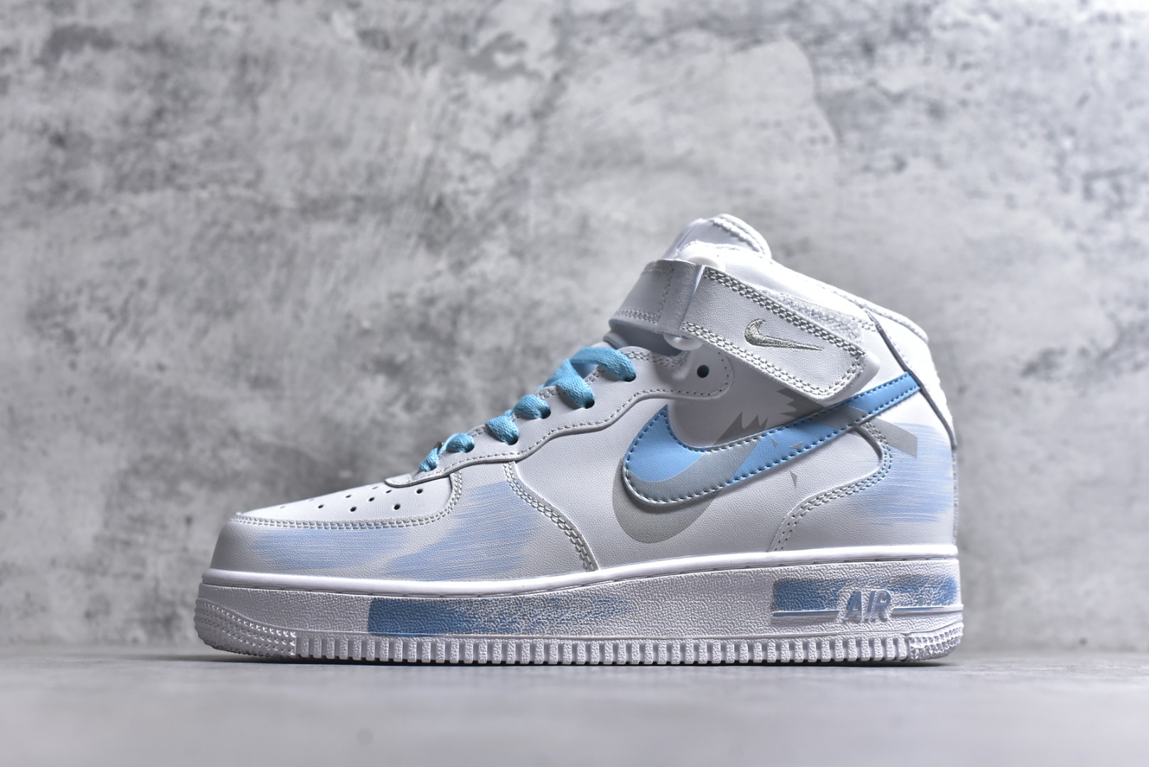 #官方爆款定制 二次元主题 Nike Air Force 1 Low’07 断勾 喷绘 空军一号中帮休闲板鞋 定制皮料 原厂3D打印 定制鞋盒 原楦原纸板 纯正空军版型 内置全掌气垫 货号：ZH0316-124 尺码：36 36.5 37.5 38 38.5 39 40 40.5 41 42 42.5 43 44 44.5 45-选品中心