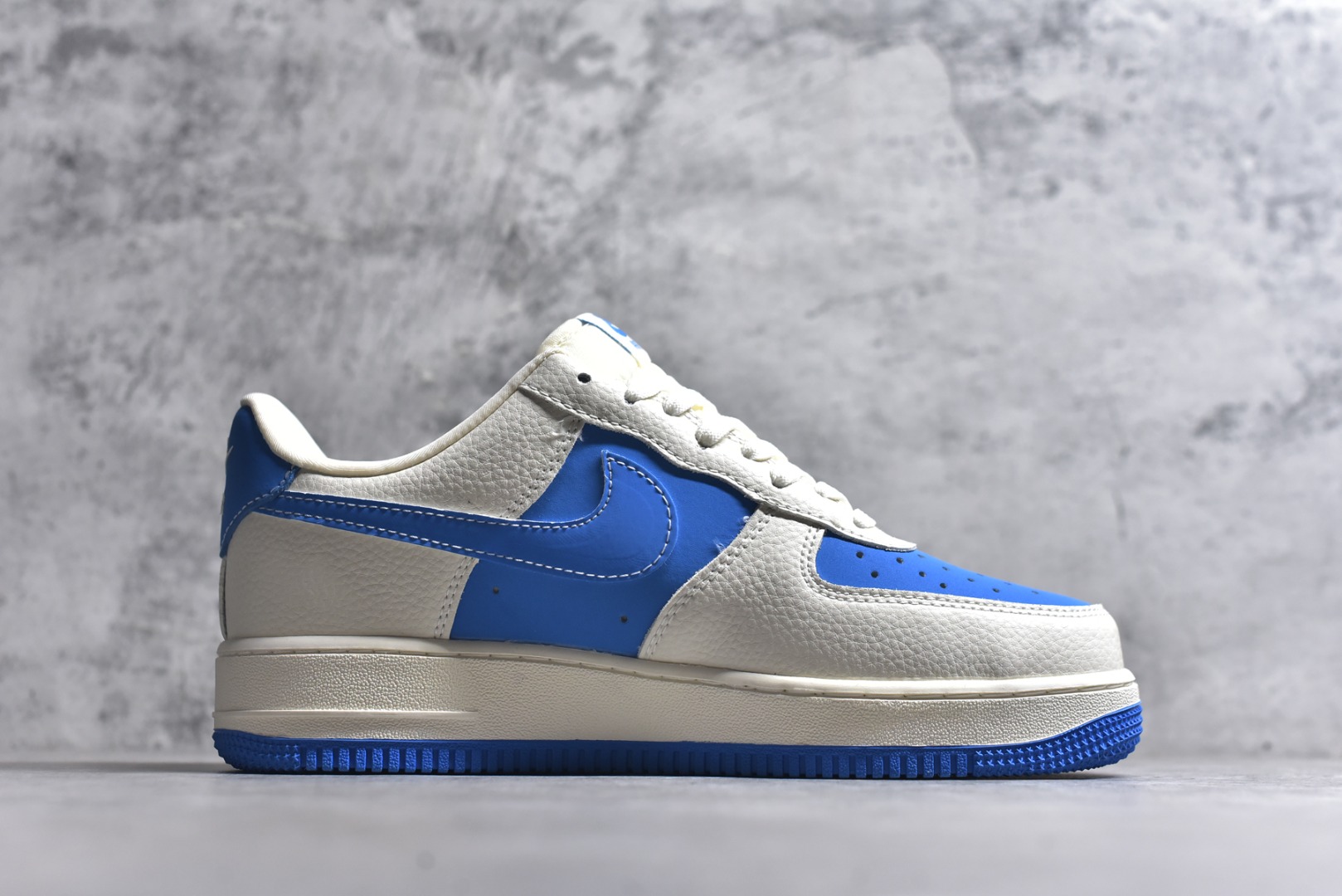 图片[3]-#海外限量发售！公司级NIke Air Force 1 \’07 Low 空军一号低帮 运动鞋 休闲鞋 折边针车 工艺难度大 原楦头原纸板 原装鞋盒 定制五金配件 内置全掌气垫 原厂鞋底 货号：KK1988-089 尺码：36 36.5 37.5 38 38.5 39 40 40.5 41 42 42.5 43 44 44.5 45-选品中心