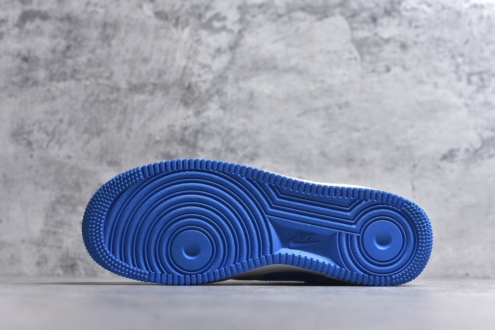 图片[6]-#海外限量发售！公司级NIke Air Force 1 \’07 Low 空军一号低帮 运动鞋 休闲鞋 折边针车 工艺难度大 原楦头原纸板 原装鞋盒 定制五金配件 内置全掌气垫 原厂鞋底 货号：KK1988-089 尺码：36 36.5 37.5 38 38.5 39 40 40.5 41 42 42.5 43 44 44.5 45-选品中心