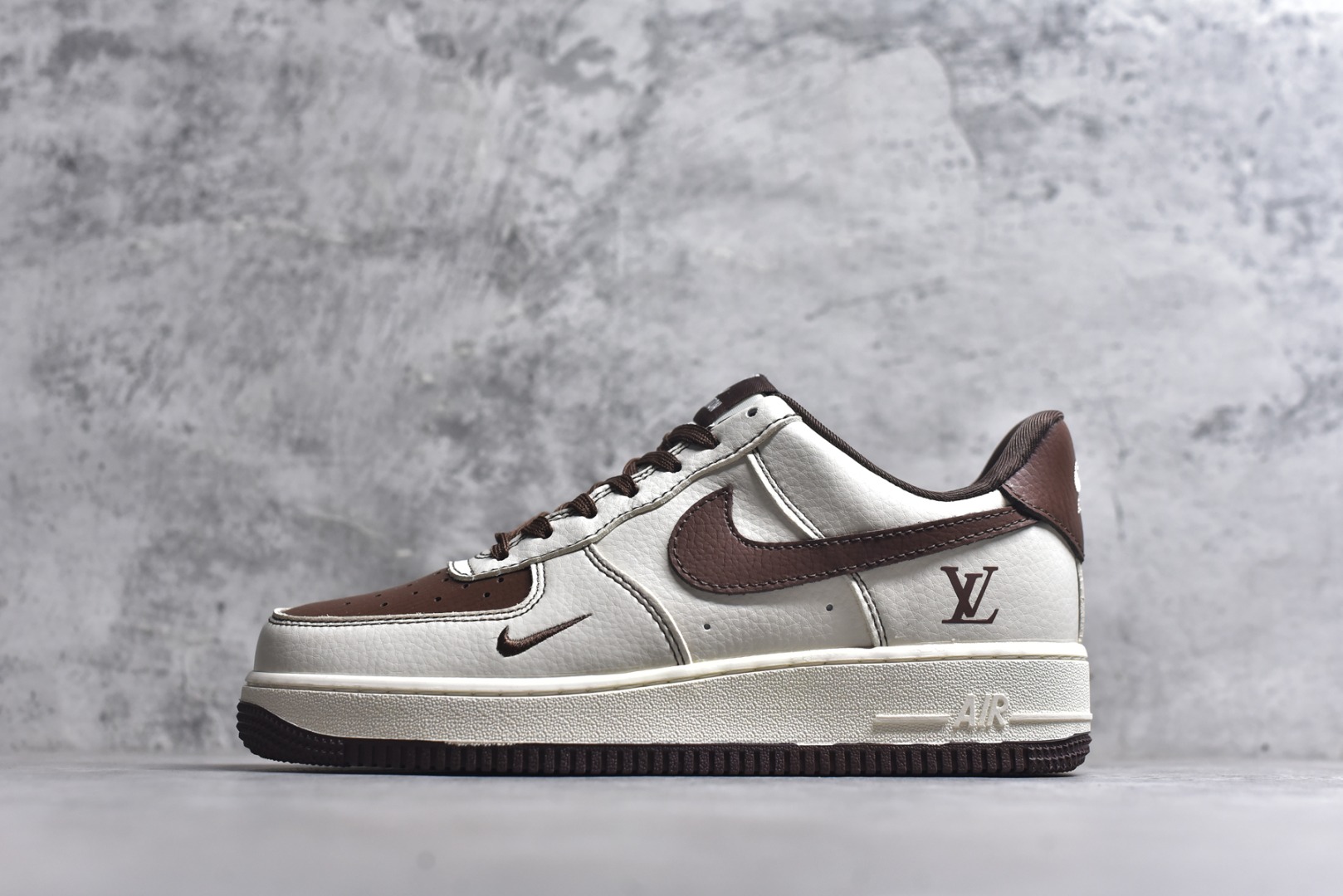#海外限量发售！公司级NIke Air Force 1 \’07 Low “LV联名——米粽底”空军一号 低帮 运动鞋 休闲鞋 折边针车 工艺难度大 原楦头原纸板 原装鞋盒 定制五金配件 内置全掌气垫 原厂鞋底 货号：KK1988-087 尺码：36 36.5 37.5 38 38.5 39 40 40.5 41 42 42.5 43 44 44.5 45-选品中心