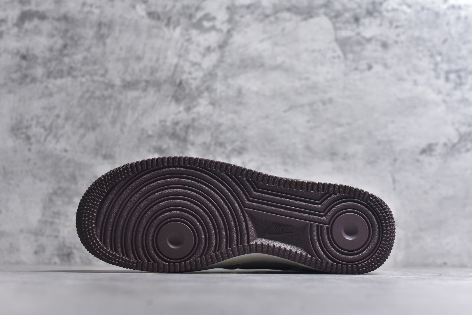 图片[6]-#海外限量发售！公司级NIke Air Force 1 \’07 Low “LV联名——米粽底”空军一号 低帮 运动鞋 休闲鞋 折边针车 工艺难度大 原楦头原纸板 原装鞋盒 定制五金配件 内置全掌气垫 原厂鞋底 货号：KK1988-087 尺码：36 36.5 37.5 38 38.5 39 40 40.5 41 42 42.5 43 44 44.5 45-选品中心