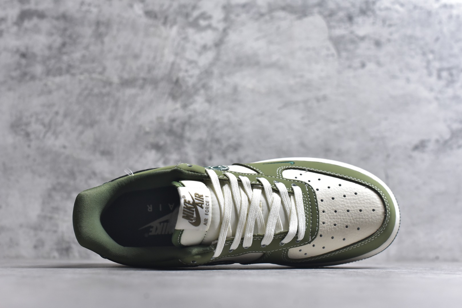 图片[4]-#海外限量发售！公司级NIke Air Force 1 \’07 Low “古驰联名——绿腰果花勾”空军一号 低帮 运动鞋 休闲鞋 折边针车 工艺难度大 原楦头原纸板 原装鞋盒 定制五金配件 内置全掌气垫 原厂鞋底 货号：KK1988-063 尺码：36 36.5 37.5 38 38.5 39 40 40.5 41 42 42.5 43 44 44.5 45\”},\”share\”：{\”posterTitle\”：\”SG觅货二店「核心」的店铺-选品中心