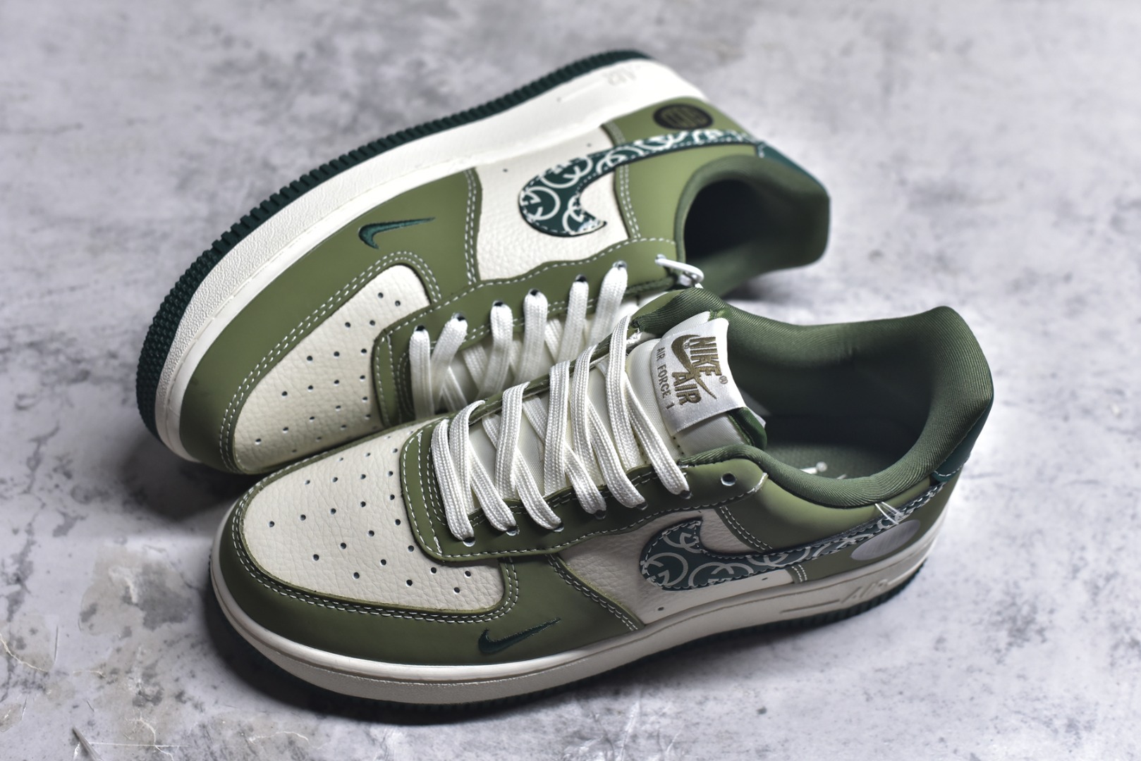 图片[7]-#海外限量发售！公司级NIke Air Force 1 \’07 Low “古驰联名——绿腰果花勾”空军一号 低帮 运动鞋 休闲鞋 折边针车 工艺难度大 原楦头原纸板 原装鞋盒 定制五金配件 内置全掌气垫 原厂鞋底 货号：KK1988-063 尺码：36 36.5 37.5 38 38.5 39 40 40.5 41 42 42.5 43 44 44.5 45\”},\”share\”：{\”posterTitle\”：\”SG觅货二店「核心」的店铺-选品中心