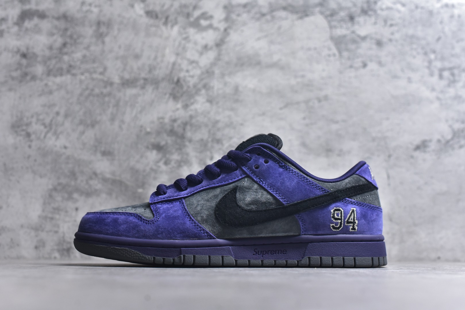 #Supreme x NK Dunk Low SUP 联名款 低帮休闲滑板鞋 国内DUNK大系列领域T0品质专业出品 原厂材料打造 原厂竖纹包装纸 鞋盒钢印可区别市面版本 平台外贸充Z 高端零售专供品质 货号：HQ8487-500 尺码：40-46-选品中心