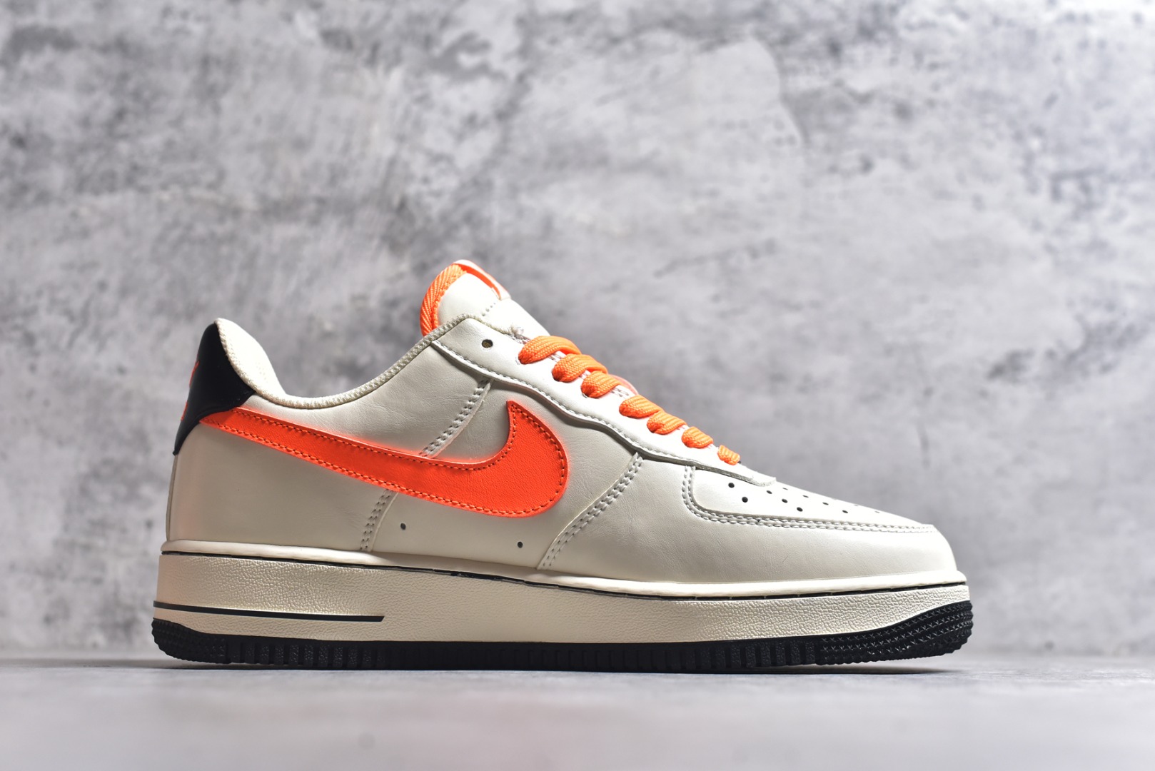 图片[3]-#海外限量发售！公司级NIke Air Force 1 \’07 Low 米白艳橙 空军一号低帮 运动鞋 休闲鞋 折边针车 工艺难度大 原楦头原纸板 高端定制鞋盒 原厂鞋底 超高清洁度 细节完美 货号：NH0601-582 尺码：36 36.5 37.5 38 38.5 39 40 40.5 41 42 42.5 43 44 44.5 45-选品中心