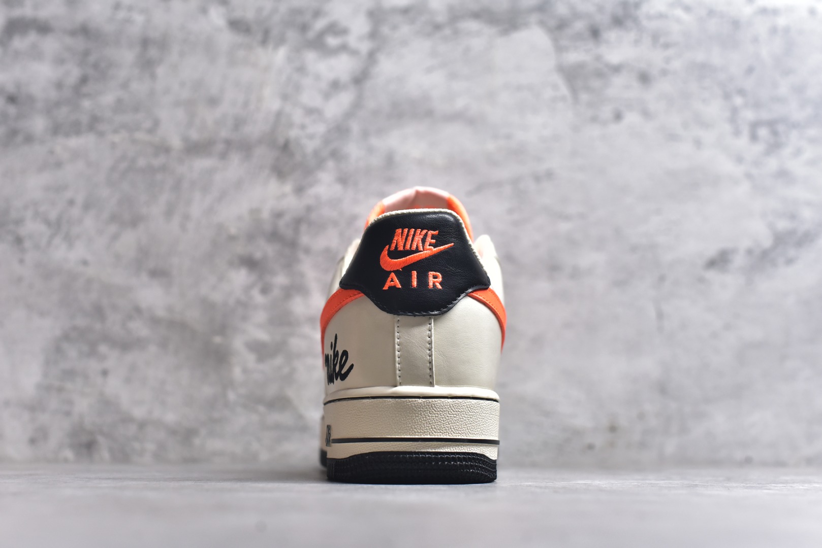图片[5]-#海外限量发售！公司级NIke Air Force 1 \’07 Low 米白艳橙 空军一号低帮 运动鞋 休闲鞋 折边针车 工艺难度大 原楦头原纸板 高端定制鞋盒 原厂鞋底 超高清洁度 细节完美 货号：NH0601-582 尺码：36 36.5 37.5 38 38.5 39 40 40.5 41 42 42.5 43 44 44.5 45-选品中心