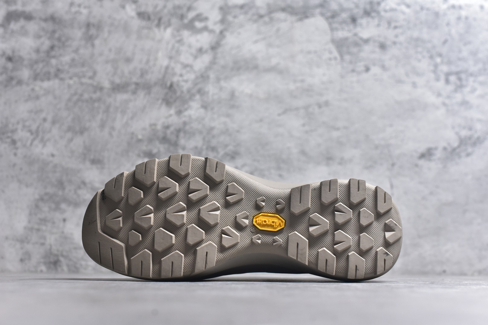 图片[6]-#Arcteryx Vertex Alpine 始祖鸟系列长距离越野登山徒步户外防水多功能运动跑鞋 独家原底面配置 全套原厂生产指令 内外盒标包装纸鞋带配件均同步公司 公司一样的东西 放心开冲 外贸 零售 裸鞋 渠道货 随意操作 承诺半个月内开胶直接换新 尺码：36-45-选品中心