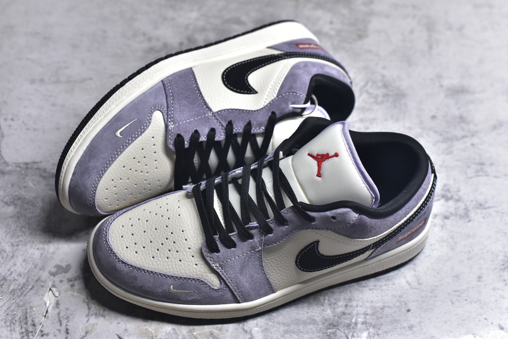 图片[7]-#海外爆款限量发售！Nike Jordan Air Jordan 1“ Supreme联名——米灰黑猪八革” 高端定制 低帮 复古 减震 防滑 耐磨 篮球鞋 定制鞋盒 大厂纯原品质出货 超高清洁度 皮料切割干净无任何毛边 细节完美 货号：QL1988-003 尺码：36 36.5 37.5 38 38.5 39 40 40.5 41 42 42.5 43 44 44.5 45-选品中心