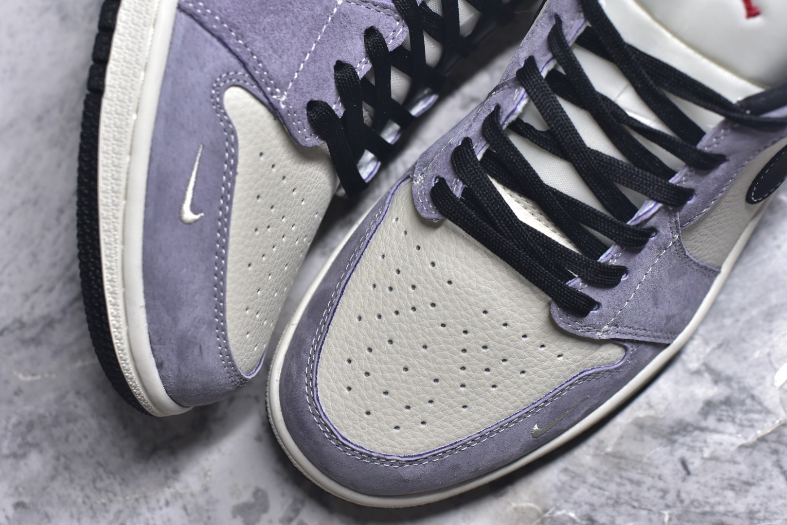 图片[8]-#海外爆款限量发售！Nike Jordan Air Jordan 1“ Supreme联名——米灰黑猪八革” 高端定制 低帮 复古 减震 防滑 耐磨 篮球鞋 定制鞋盒 大厂纯原品质出货 超高清洁度 皮料切割干净无任何毛边 细节完美 货号：QL1988-003 尺码：36 36.5 37.5 38 38.5 39 40 40.5 41 42 42.5 43 44 44.5 45-选品中心