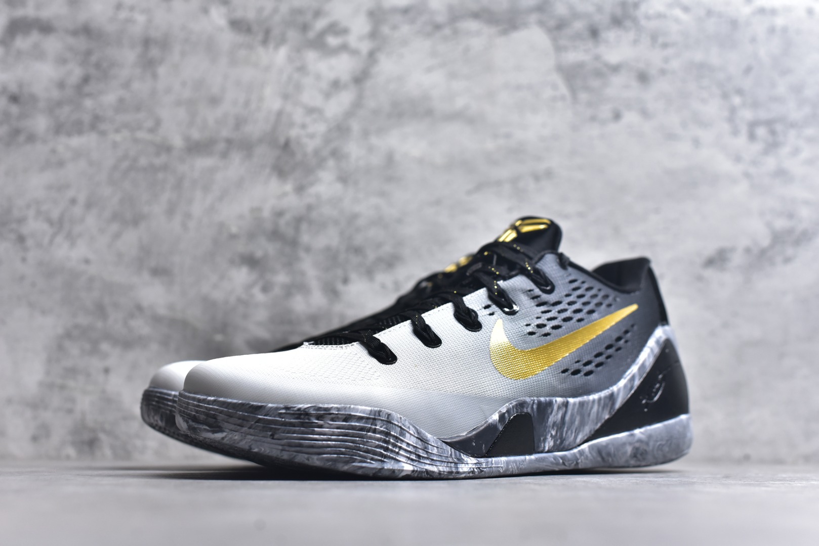 图片[2]-#灭世/Max NK Kobe 9 Low EM Think Pink PE 科比九代舒适减震防滑低帮篮球鞋 GIGI黑金 FZ7333-002 ✅原楦打造灵动版型 鞋头➕腰身➕后跟 360°无死角 ✅原厂工艺3层立体编织flyknit鞋面 厚度同步ZP吊打市场“纯原” ✅原厂碳板加持 立体感区分市场货品 ✅区分市场货品🌪过验级拉帮细节 ✅内置全新复刻版中底鞋垫 REACT缓震 密度增加抗衰减 ✅针对海外市场增加 47.5 满足精英选手实战需求 最强科9 灭世制造 用实力让情怀落地 👊🏻 尺码：39 40 40.5 41 42 42.5 43 44 44.5 45 46 47.5-选品中心