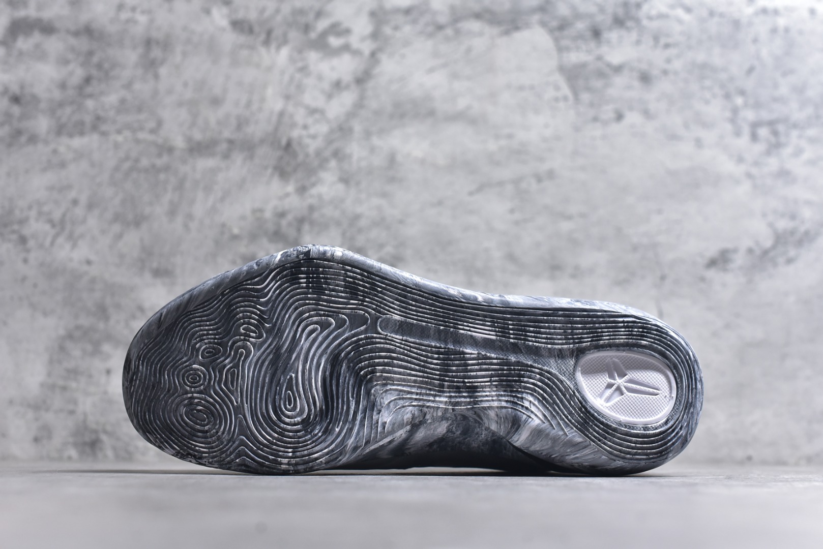 图片[6]-#灭世/Max NK Kobe 9 Low EM Think Pink PE 科比九代舒适减震防滑低帮篮球鞋 GIGI黑金 FZ7333-002 ✅原楦打造灵动版型 鞋头➕腰身➕后跟 360°无死角 ✅原厂工艺3层立体编织flyknit鞋面 厚度同步ZP吊打市场“纯原” ✅原厂碳板加持 立体感区分市场货品 ✅区分市场货品🌪过验级拉帮细节 ✅内置全新复刻版中底鞋垫 REACT缓震 密度增加抗衰减 ✅针对海外市场增加 47.5 满足精英选手实战需求 最强科9 灭世制造 用实力让情怀落地 👊🏻 尺码：39 40 40.5 41 42 42.5 43 44 44.5 45 46 47.5-选品中心