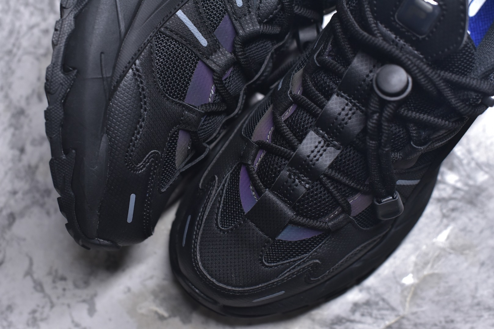 图片[8]-#FILA 斐乐经典百搭休闲防滑减震耐磨低帮运动鞋 传承了 FILA 的百年基因，融入年轻运动及潮流文化，成为引领变革、创新突破的一代。以“1+N” 的跨界合作模式重现经典的同时创造经典。带来最出其不意的跨界合作惊喜。同时，FILAFUSION把FILA 的 DNA 融入到定制体验里，你可以随心制造厲于你的产品。FILA FUSION 的鞋家族涵盖了老爹鞋、跑步鞋、网球鞋、季节款。风格复古新潮，满足了时尚人士出行及各类运动的搭配需求，成为当下年轻人筷拥的鞋类品牌之一。FILA FUSION 走进年轻人的世界，通过年轻人运动，街舞，滑板，篮球，展现 FILA FUSION 的潮流态度和年轻文化。FILA FUSION 认为末来属于引领变革、创新突破的年轻一代，让我们一起构成 FILA 未来的蓝图吧！尺码：35.5 36 36.5 37.5 38 38.5 39 40-选品中心