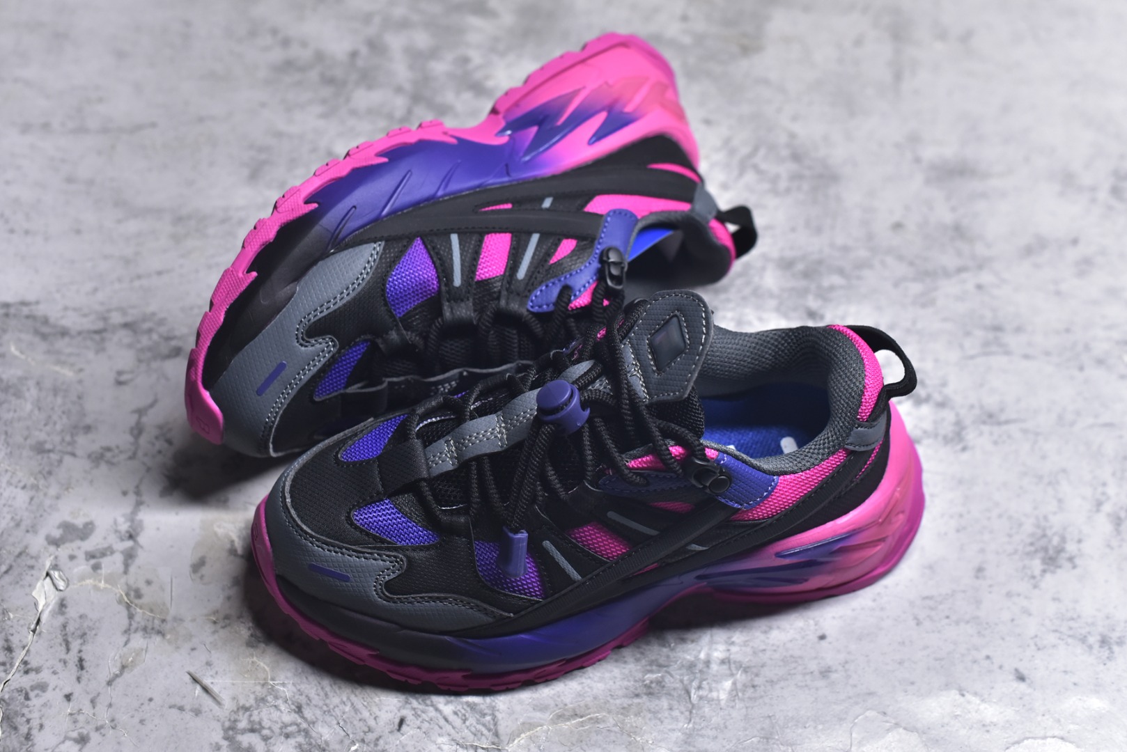 图片[7]-#FILA 斐乐经典百搭休闲防滑减震耐磨低帮运动鞋 传承了 FILA 的百年基因，融入年轻运动及潮流文化，成为引领变革、创新突破的一代。以“1+N” 的跨界合作模式重现经典的同时创造经典。带来最出其不意的跨界合作惊喜。同时，FILAFUSION把FILA 的 DNA 融入到定制体验里，你可以随心制造厲于你的产品。FILA FUSION 的鞋家族涵盖了老爹鞋、跑步鞋、网球鞋、季节款。风格复古新潮，满足了时尚人士出行及各类运动的搭配需求，成为当下年轻人筷拥的鞋类品牌之一。FILA FUSION 走进年轻人的世界，通过年轻人运动，街舞，滑板，篮球，展现 FILA FUSION 的潮流态度和年轻文化。FILA FUSION 认为末来属于引领变革、创新突破的年轻一代，让我们一起构成 FILA 未来的蓝图吧！尺码：35.5 36 36.5 37.5 38 38.5 39 40-选品中心