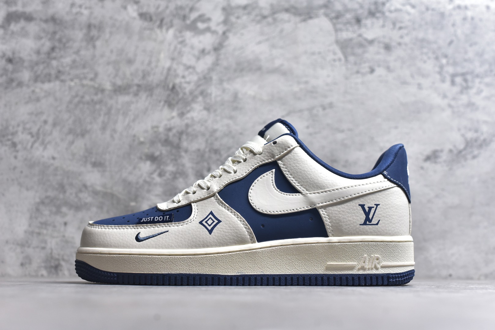 #海外限量发售!公司级NIke Air Force 1 \’07 Low 空军一号 低帮 运动鞋 休闲鞋 折边针车 工艺难度大 原楦头原纸板 原装鞋盒 定制五金配件 内置全掌气垫 原厂鞋底 货号:KK1988-084 尺码:36 36.5 37.5 38 38.5 39 40 40.5 41 42 42.5 43 44 44.5 45-选品中心