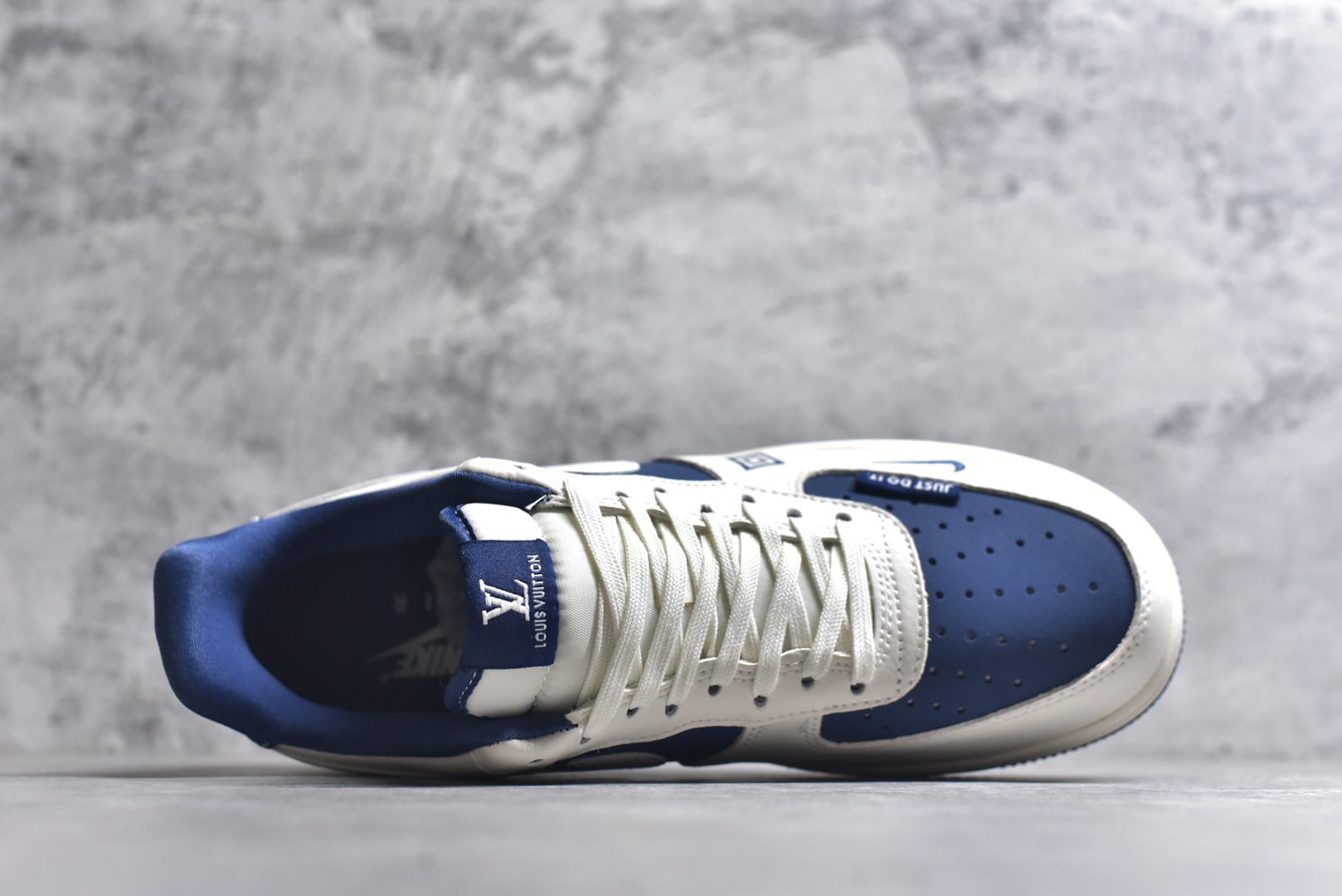 图片[4]-#海外限量发售！公司级NIke Air Force 1 \’07 Low 空军一号 低帮 运动鞋 休闲鞋 折边针车 工艺难度大 原楦头原纸板 原装鞋盒 定制五金配件 内置全掌气垫 原厂鞋底 货号：KK1988-084 尺码：36 36.5 37.5 38 38.5 39 40 40.5 41 42 42.5 43 44 44.5 45-选品中心