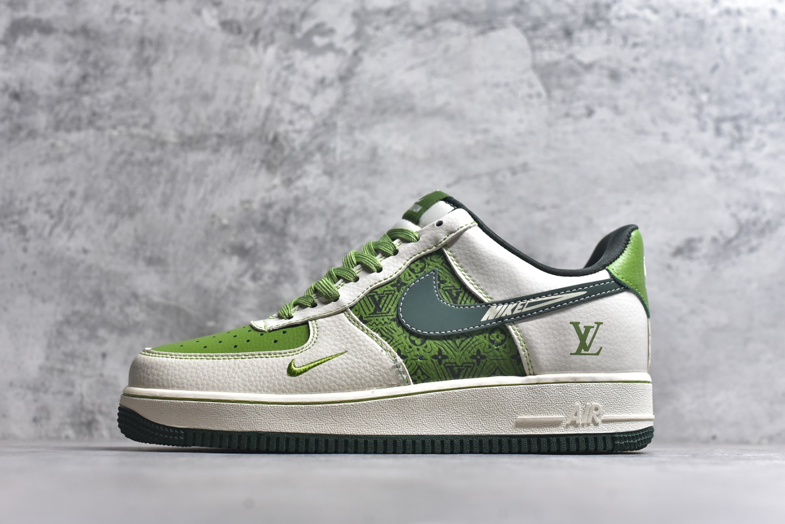 #海外限量发售！公司级NIke Air Force 1 \'07 Low “LV联名——松石绿”空军一号 低帮 运动鞋 休闲鞋 折边针车 工艺难度大 原楦头原纸板 原装鞋盒 定制五金配件 内置全掌气垫 原厂鞋底 货号：KK1988-086 尺码：36 36.5 37.5 38 38.5 39 40 40.5 41 42 42.5 43 44 44.5 45-选品中心