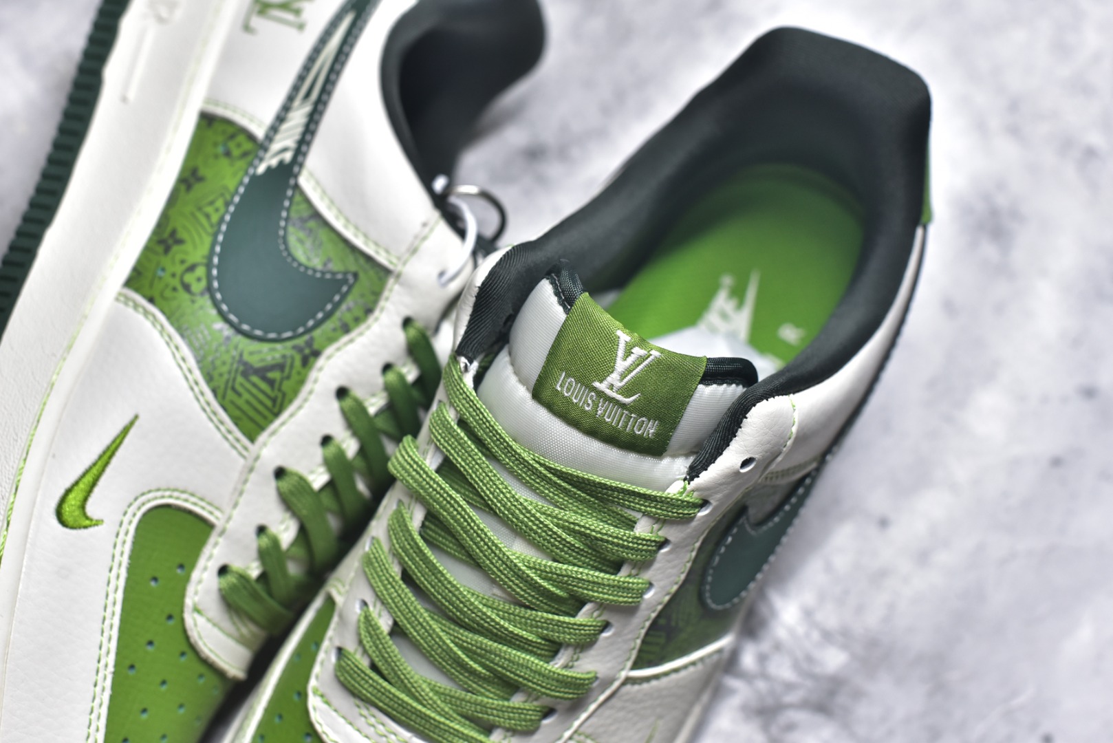 图片[9]-#海外限量发售！公司级NIke Air Force 1 \’07 Low “LV联名——松石绿”空军一号 低帮 运动鞋 休闲鞋 折边针车 工艺难度大 原楦头原纸板 原装鞋盒 定制五金配件 内置全掌气垫 原厂鞋底 货号：KK1988-086 尺码：36 36.5 37.5 38 38.5 39 40 40.5 41 42 42.5 43 44 44.5 45-选品中心