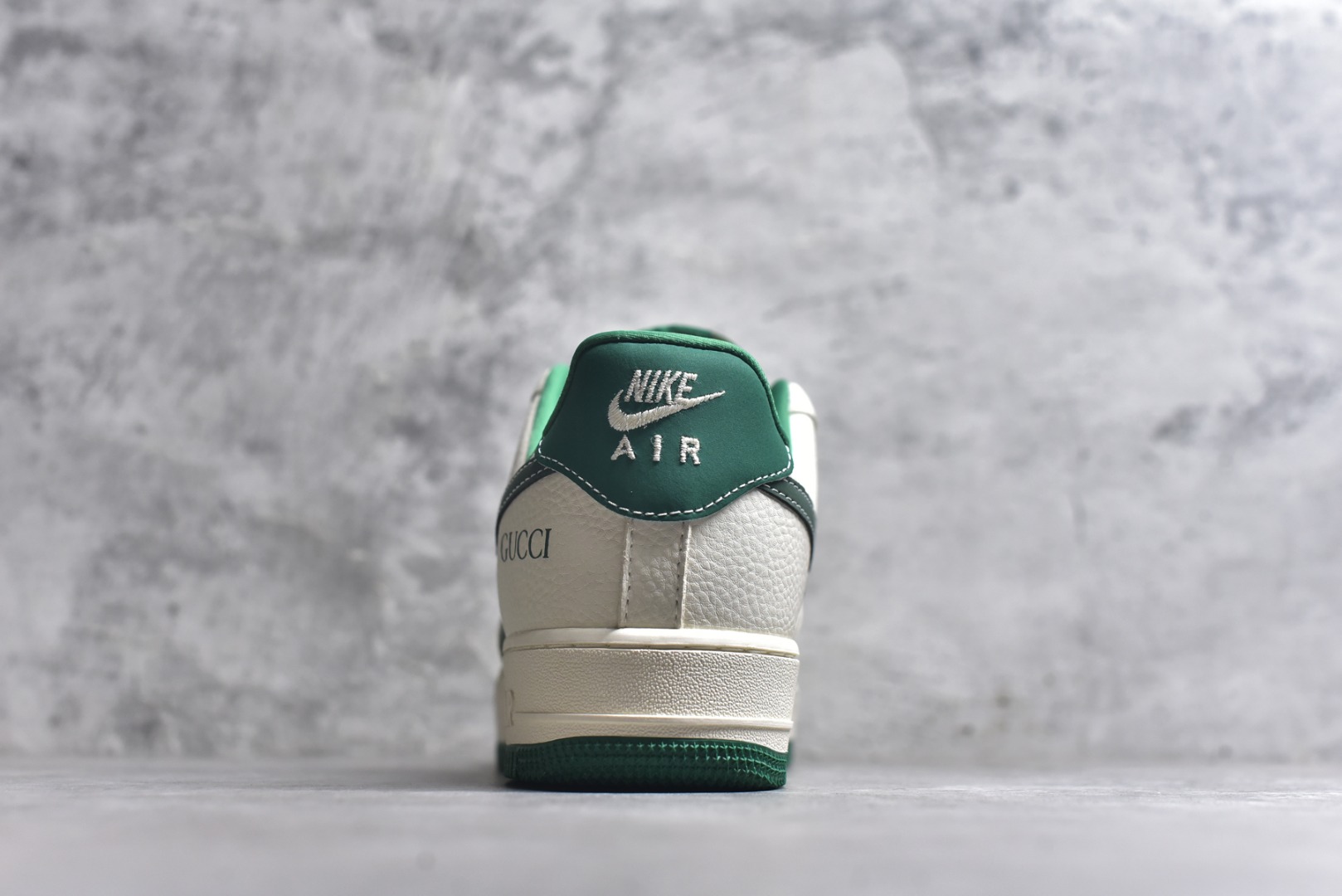 图片[5]-#海外限量发售！公司级NIke Air Force 1 \’07 Low “古驰联名——米绿底”空军一号 低帮 运动鞋 休闲鞋 折边针车 工艺难度大 原楦头原纸板 原装鞋盒 定制五金配件 内置全掌气垫 原厂鞋底 货号：KK1988-083 尺码：36 36.5 37.5 38 38.5 39 40 40.5 41 42 42.5 43 44 44.5 45-选品中心