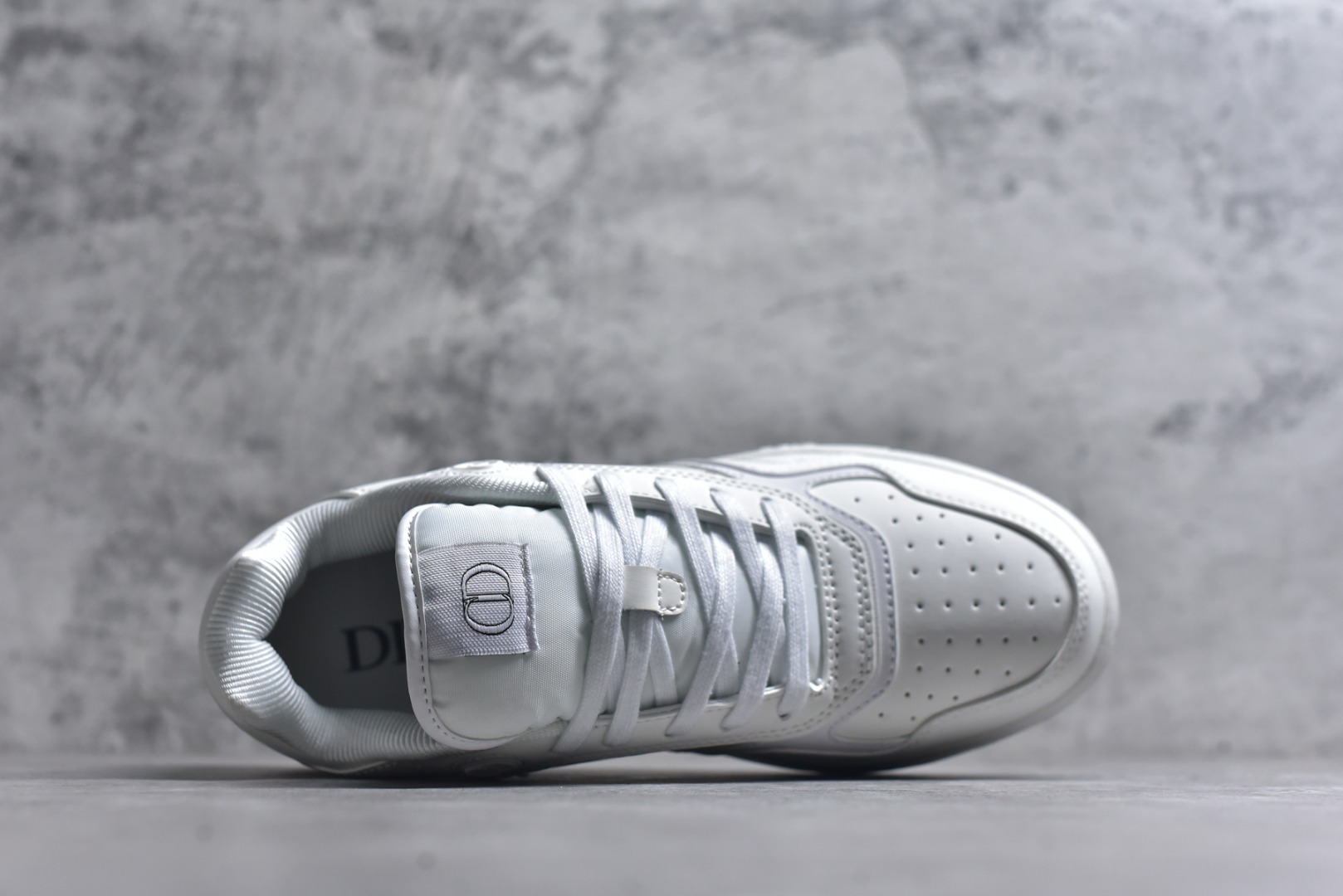 图片[4]-#DIOR B27 Low \’Dior Oblique Galaxy 迪奥 低帮 黑色 牛皮织物徽标印花低邦休闲板鞋 这款B27低帮运动鞋是该系列新品，延续Dior的经典款式。采用灰色光滑牛皮革精心制作，侧面饰以米色和黑色Obliquex印花镶片；\”CD Lcons\”造型的鞋带孔眼巧妙精致，双色橡胶鞋底、后侧鞋口和鞋跟处均带有品牌标志性细节，提升格调。时尚百搭，可为各式造型增光添彩。 货号：3SN272ZIR16536 尺码：38 39 40 41 42 43 44 45 46-选品中心