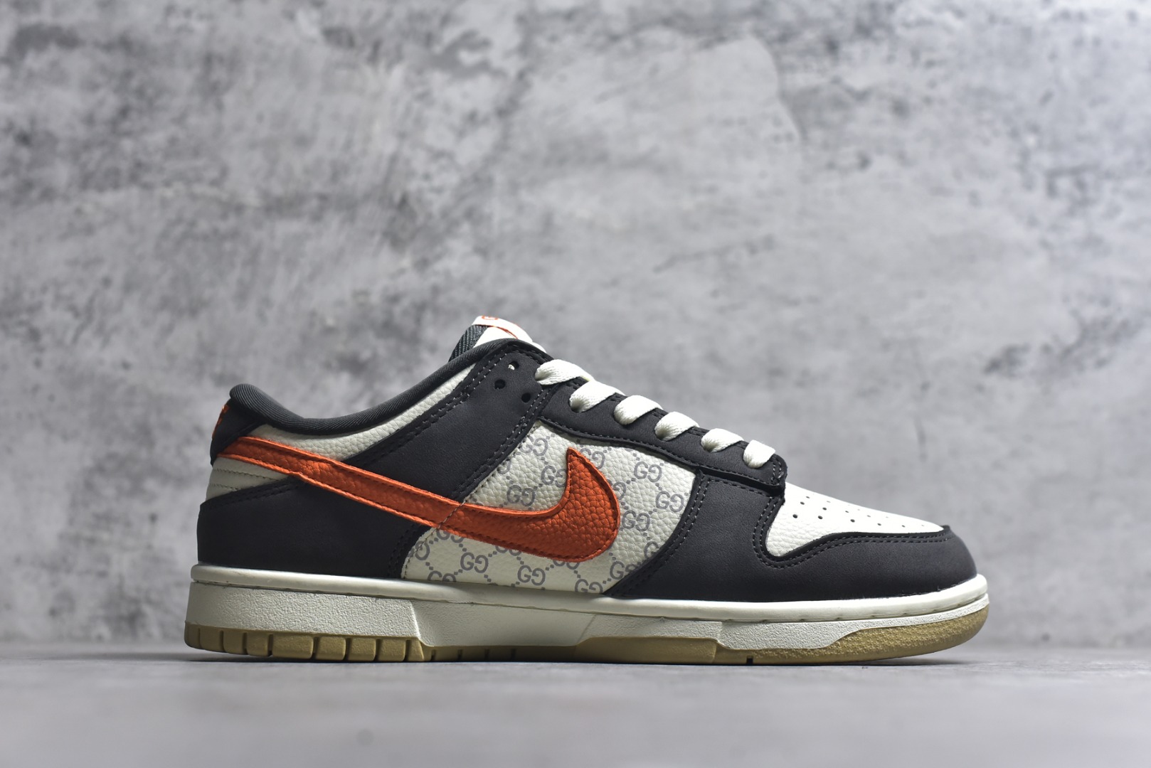 图片[3]-#Nike SB Dunk Low“GUCCI联名——白灰桔” 高端定制 低帮休闲板鞋 定制鞋盒 Ortholite鞋垫透气防臭 大厂纯原品质出货 超高清洁度 皮料切割干净无任何毛边 细节完美 货号：YF9511-923 尺码：36 36.5 37.5 38 38.5 39 40 40.5 41 42 42.5 43 44 44.5 45-选品中心