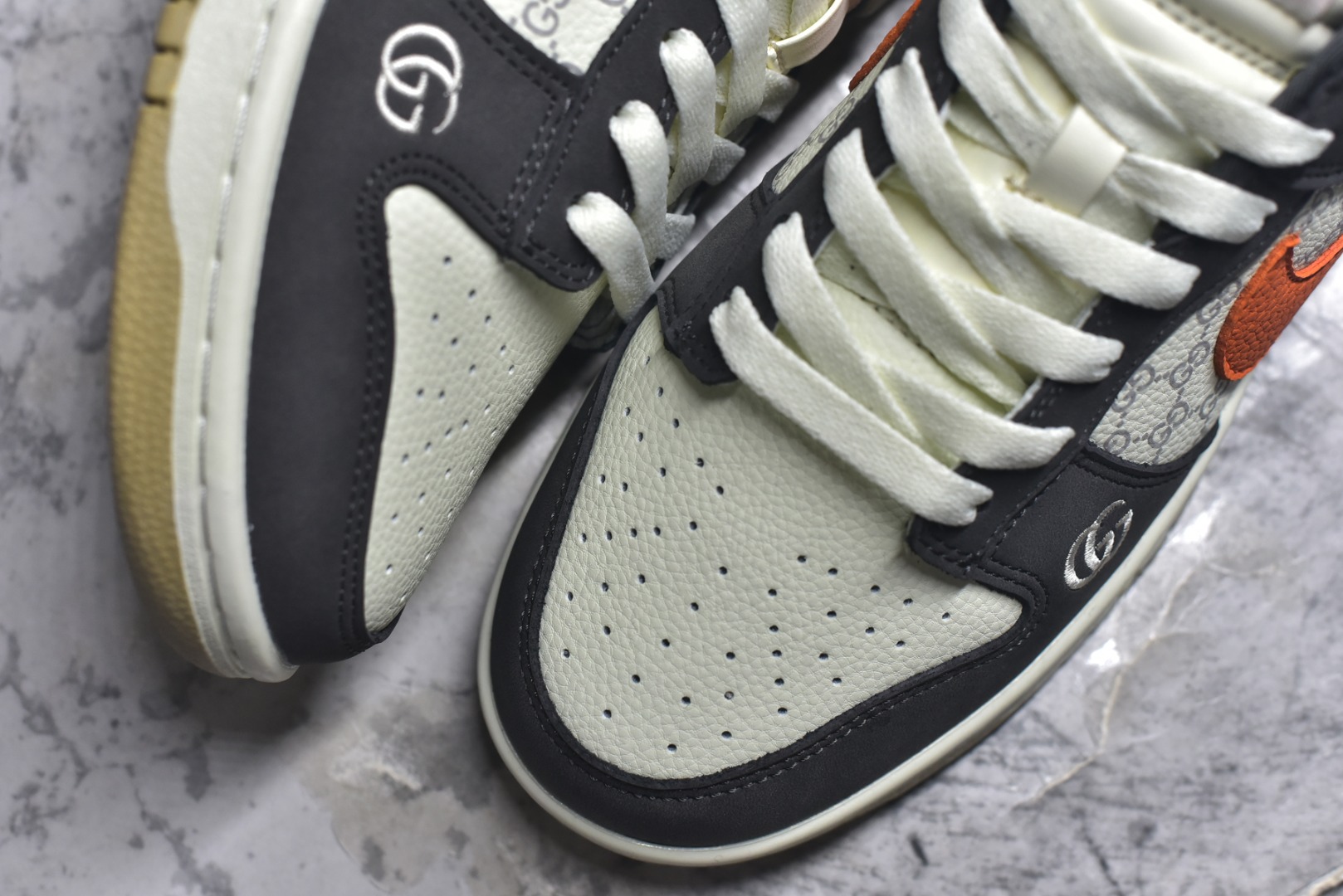 图片[8]-#Nike SB Dunk Low“GUCCI联名——白灰桔” 高端定制 低帮休闲板鞋 定制鞋盒 Ortholite鞋垫透气防臭 大厂纯原品质出货 超高清洁度 皮料切割干净无任何毛边 细节完美 货号：YF9511-923 尺码：36 36.5 37.5 38 38.5 39 40 40.5 41 42 42.5 43 44 44.5 45-选品中心