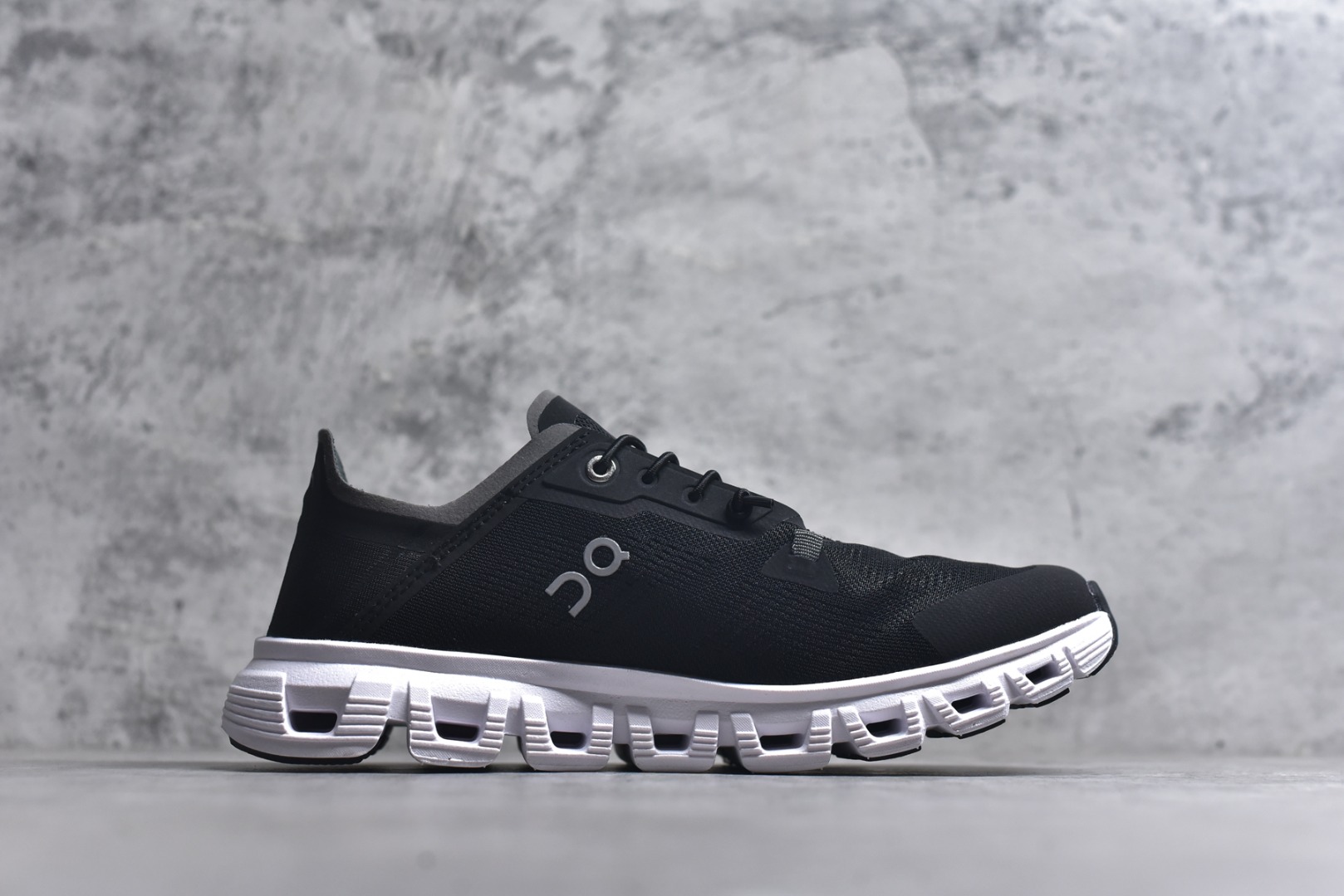 图片[3]-#On昂跑 Cloud 6 Coast 轻量运动休闲鞋 轻量透气的工程网格结合环保人造麂皮 衬托出活力醒目的视觉效果 饰有品牌Logo的TPU鞋带扣 让系带方式别具一格 是日常穿搭旅行和城市探索的理想之选 尺码：36 36.5 37.5 38 38.5 39 40 40.5 41 42 42.5 43 44 45-选品中心