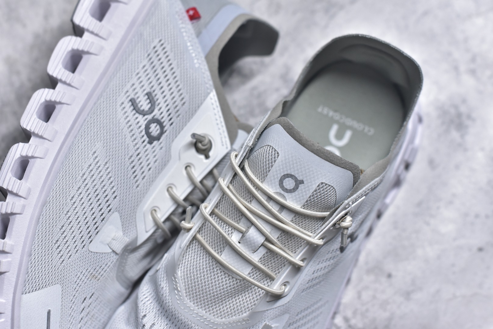 图片[9]-#On昂跑 Cloud 6 Coast 轻量运动休闲鞋 轻量透气的工程网格结合环保人造麂皮 衬托出活力醒目的视觉效果 饰有品牌Logo的TPU鞋带扣 让系带方式别具一格 是日常穿搭旅行和城市探索的理想之选 尺码：36 36.5 37.5 38 38.5 39 40 40.5 41 42 42.5 43 44 45-选品中心