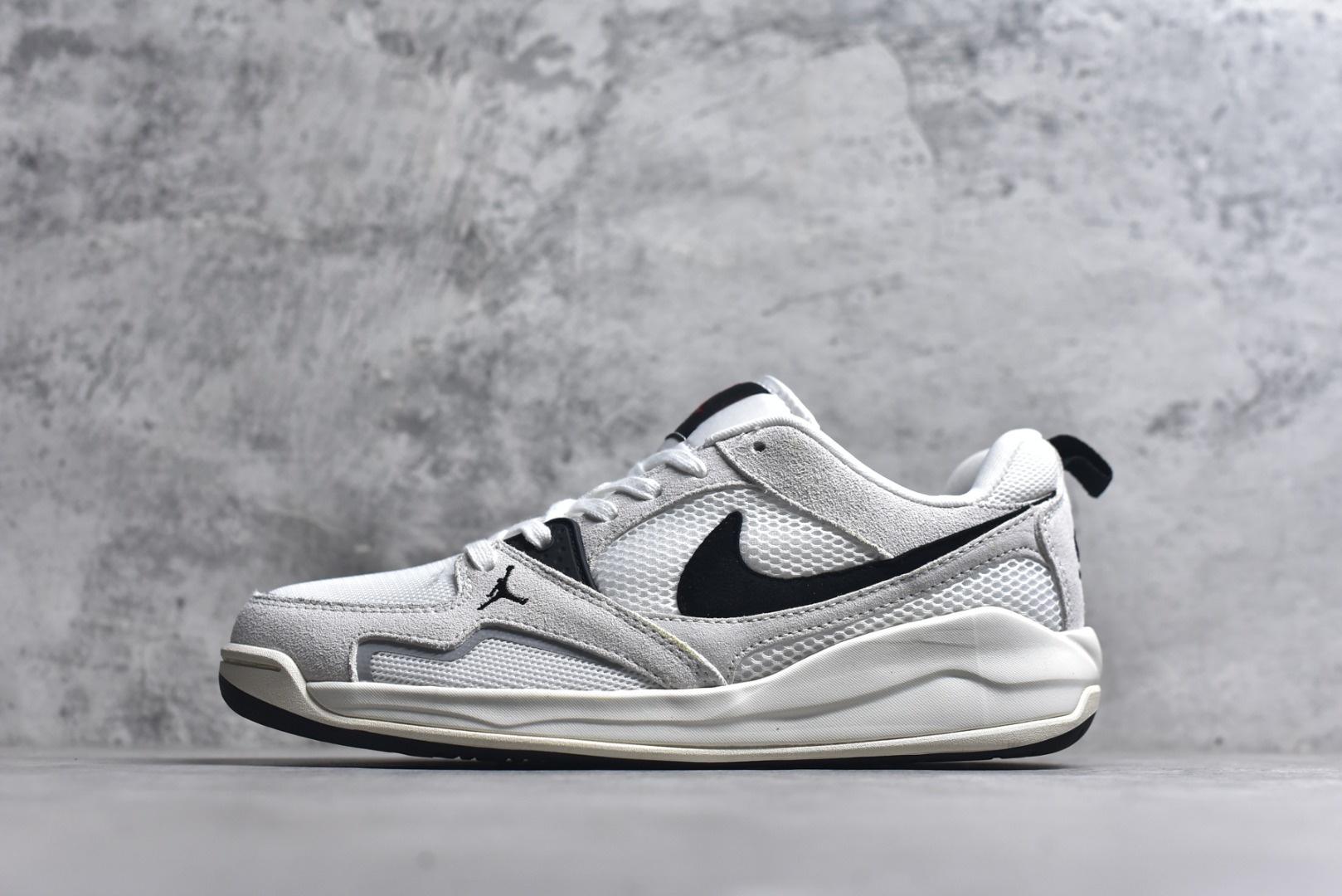 #Jordan CMFT Era 时尚舒适 耐磨 低帮 复古篮球鞋 实拍调校N版已经零色差零失真 百分百还原实物色彩所见即所得 不存在货不对板色差等低级问题 选购参考实物拍摄 不混卖不参货 只用心做好货严格选品 承诺混一赔十 尺码：36 36.5 37.5 38 38.5 39 40 40.5 41 42 42.5 43 44 44.5 45-选品中心