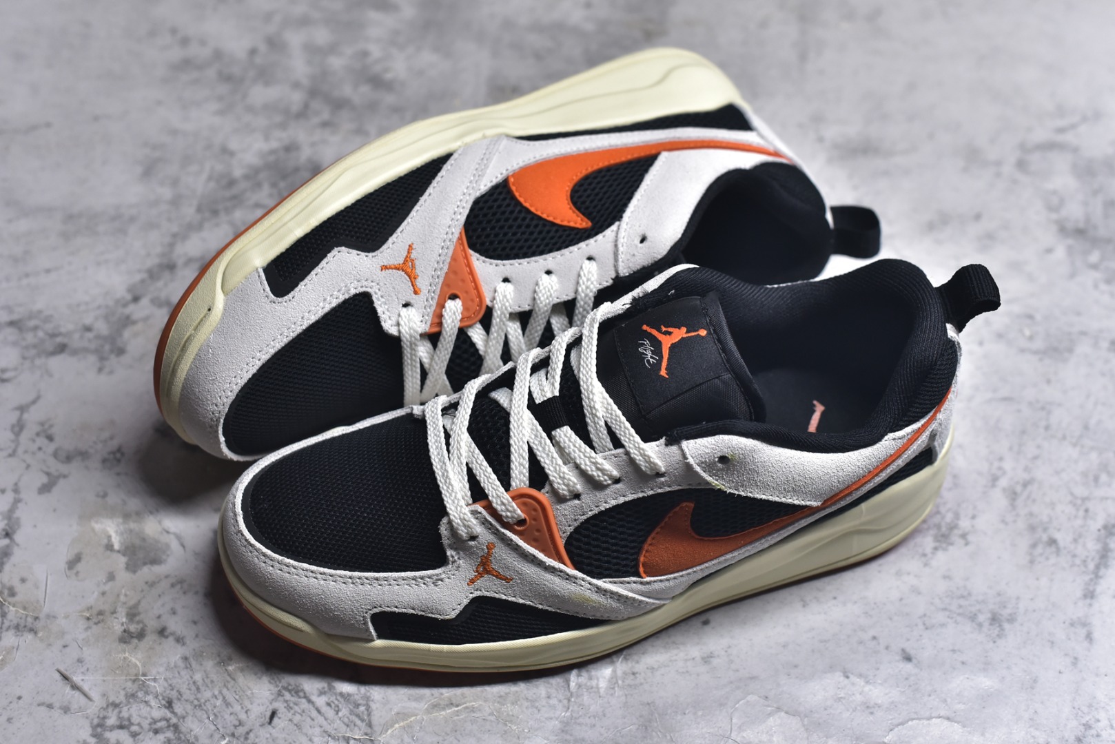 图片[7]-#Jordan CMFT Era 时尚舒适 耐磨 低帮 复古篮球鞋 实拍调校N版已经零色差零失真 百分百还原实物色彩所见即所得 不存在货不对板色差等低级问题 选购参考实物拍摄 不混卖不参货 只用心做好货严格选品 承诺混一赔十 尺码：36 36.5 37.5 38 38.5 39 40 40.5 41 42 42.5 43 44 44.5 45-选品中心