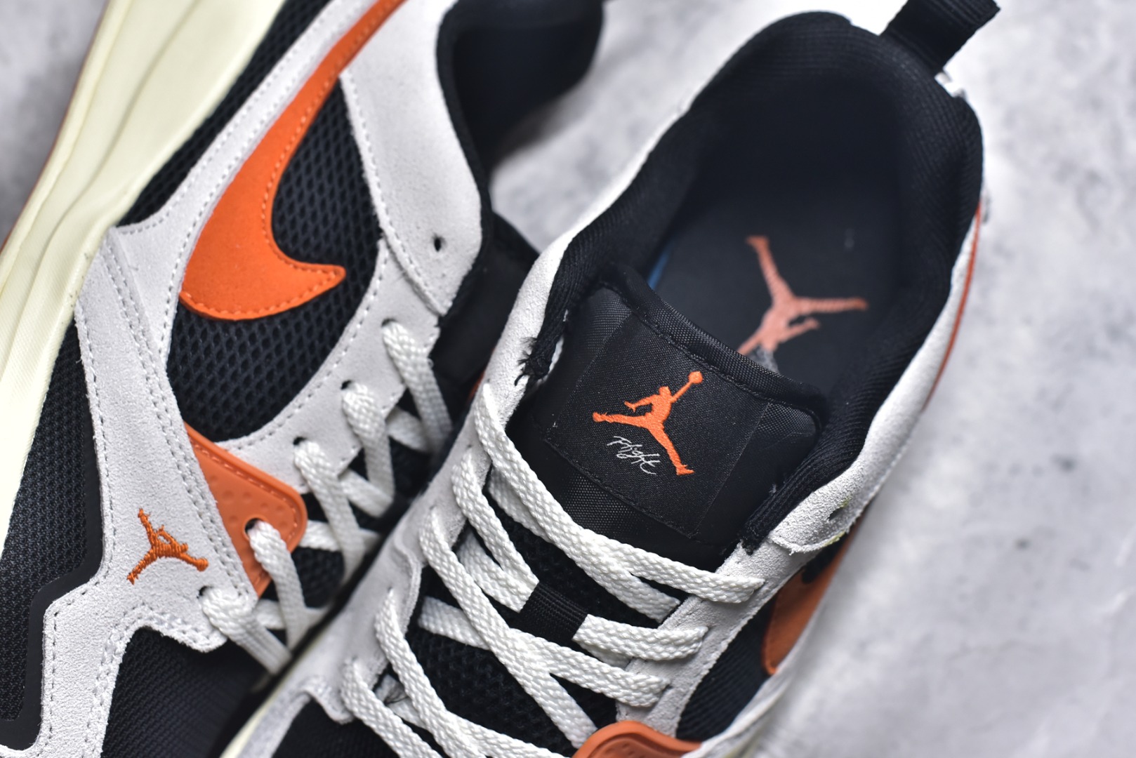 图片[9]-#Jordan CMFT Era 时尚舒适 耐磨 低帮 复古篮球鞋 实拍调校N版已经零色差零失真 百分百还原实物色彩所见即所得 不存在货不对板色差等低级问题 选购参考实物拍摄 不混卖不参货 只用心做好货严格选品 承诺混一赔十 尺码：36 36.5 37.5 38 38.5 39 40 40.5 41 42 42.5 43 44 44.5 45-选品中心