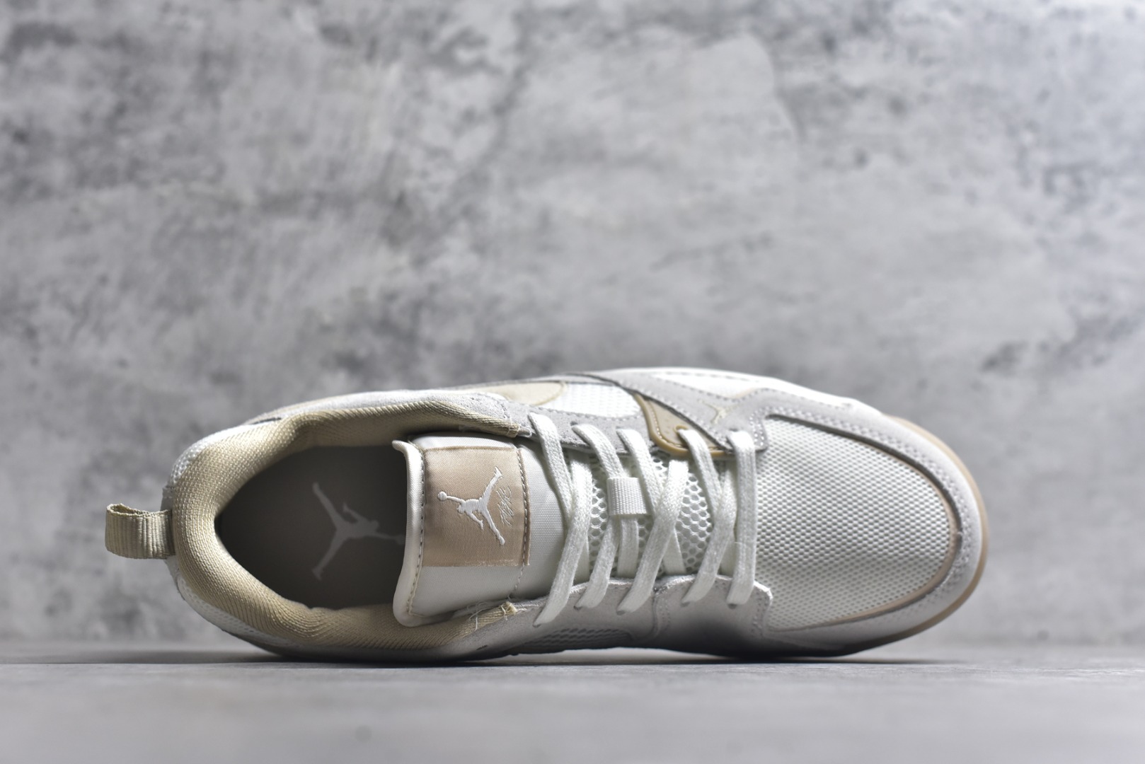 图片[4]-#Jordan CMFT Era 时尚舒适 耐磨 低帮 复古篮球鞋 实拍调校N版已经零色差零失真 百分百还原实物色彩所见即所得 不存在货不对板色差等低级问题 选购参考实物拍摄 不混卖不参货 只用心做好货严格选品 承诺混一赔十 尺码：36 36.5 37.5 38 38.5 39 40 40.5 41 42 42.5 43 44 44.5 45-选品中心