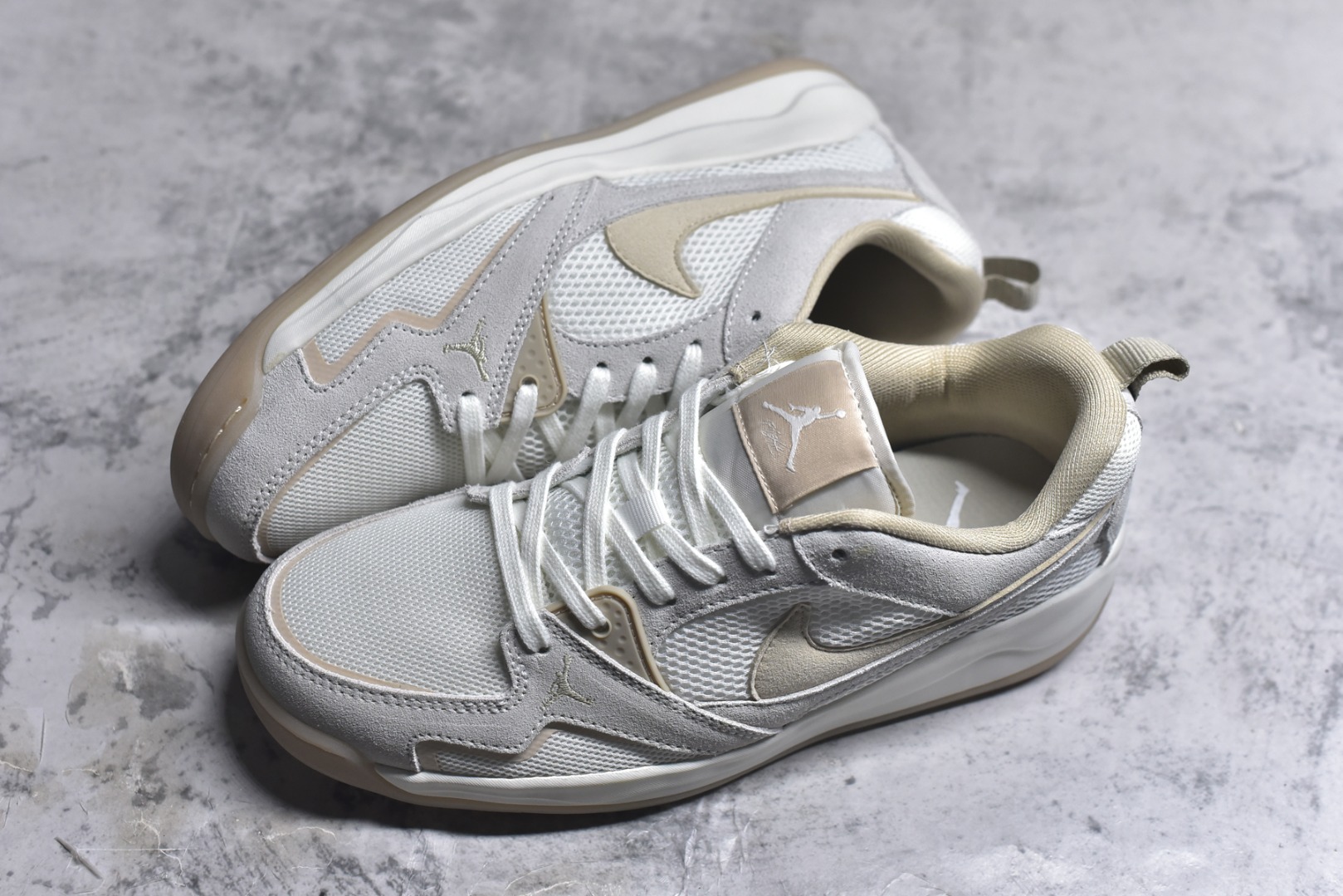 图片[7]-#Jordan CMFT Era 时尚舒适 耐磨 低帮 复古篮球鞋 实拍调校N版已经零色差零失真 百分百还原实物色彩所见即所得 不存在货不对板色差等低级问题 选购参考实物拍摄 不混卖不参货 只用心做好货严格选品 承诺混一赔十 尺码：36 36.5 37.5 38 38.5 39 40 40.5 41 42 42.5 43 44 44.5 45-选品中心