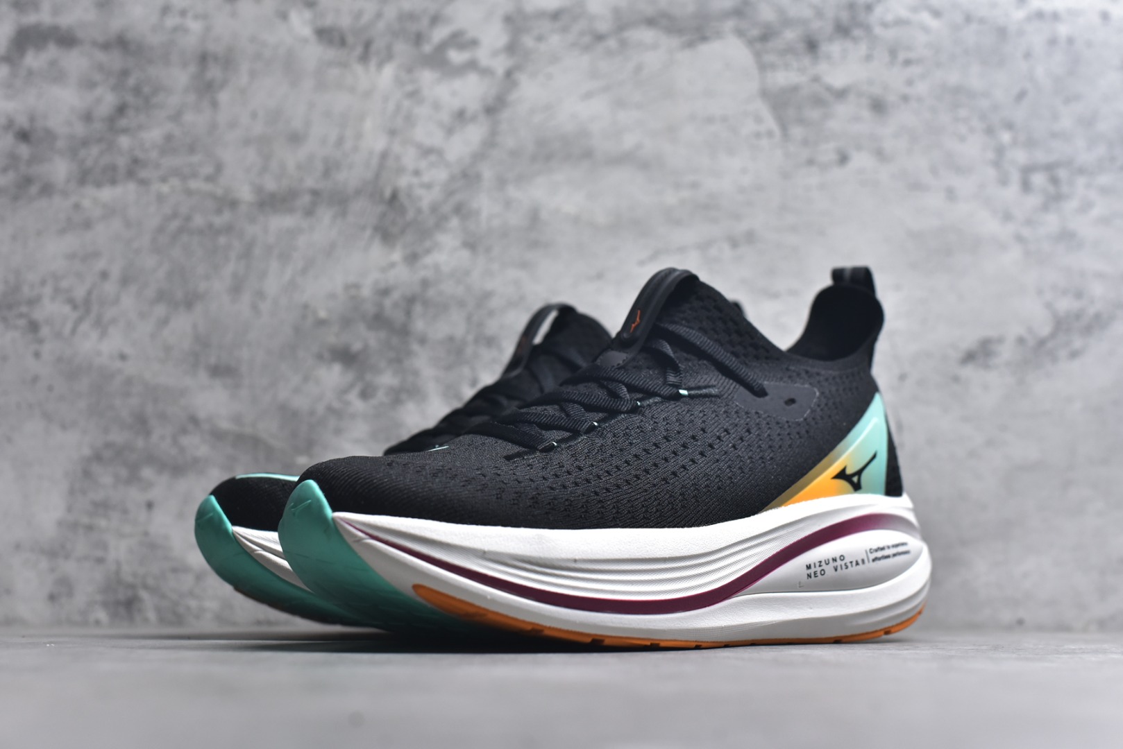 图片[2]-#Mizuno Neo Vista Y2K柔软舒适减震耐磨支撑 低帮休闲跑步鞋 男女同款 美津浓（Mizuno）是日本美津浓株式会社于1906年创立的运动品牌，经过一个多世纪的不断努力现已成为世界著名的运动器具、服装和鞋类生产商。美津浓力求服务于各类运动项目，并竭力使运动生活更加愉快和振奋。产品种类齐全，覆盖几乎全部主要运动项目，达到30万多个品类。尺码：36 36.5 37.5 38 38.5 39 40 40.5 41 42 42.5 43 44 44.5 45-选品中心