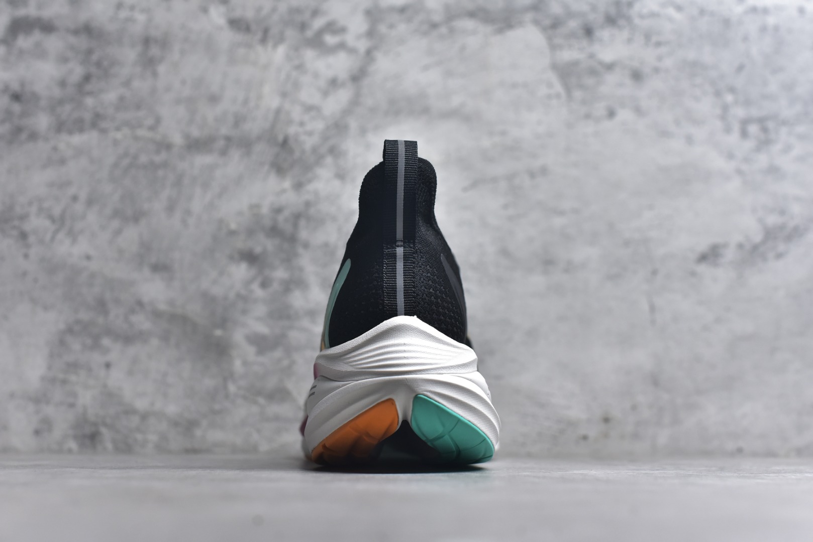 图片[5]-#Mizuno Neo Vista Y2K柔软舒适减震耐磨支撑 低帮休闲跑步鞋 男女同款 美津浓（Mizuno）是日本美津浓株式会社于1906年创立的运动品牌，经过一个多世纪的不断努力现已成为世界著名的运动器具、服装和鞋类生产商。美津浓力求服务于各类运动项目，并竭力使运动生活更加愉快和振奋。产品种类齐全，覆盖几乎全部主要运动项目，达到30万多个品类。尺码：36 36.5 37.5 38 38.5 39 40 40.5 41 42 42.5 43 44 44.5 45-选品中心