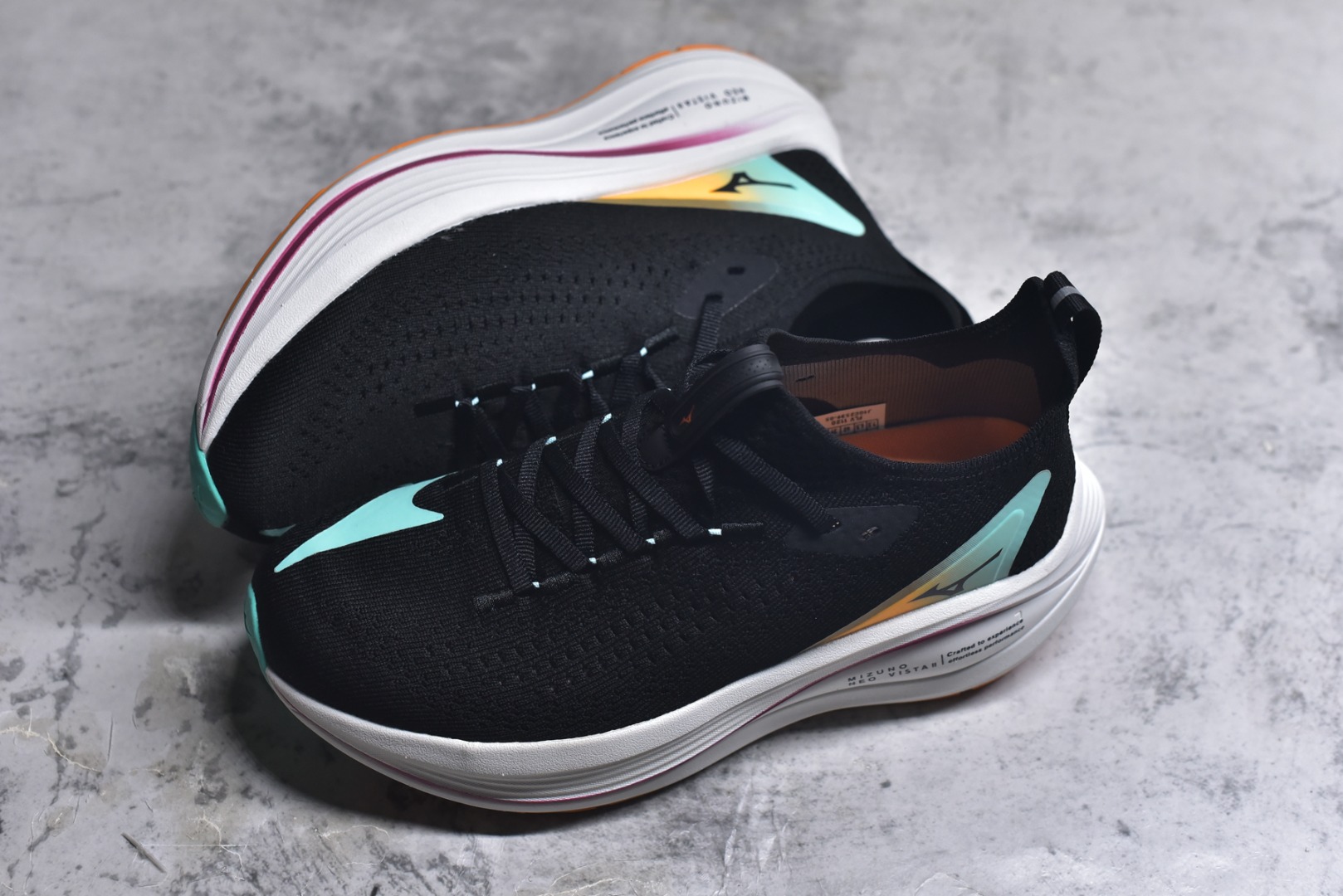 图片[7]-#Mizuno Neo Vista Y2K柔软舒适减震耐磨支撑 低帮休闲跑步鞋 男女同款 美津浓（Mizuno）是日本美津浓株式会社于1906年创立的运动品牌，经过一个多世纪的不断努力现已成为世界著名的运动器具、服装和鞋类生产商。美津浓力求服务于各类运动项目，并竭力使运动生活更加愉快和振奋。产品种类齐全，覆盖几乎全部主要运动项目，达到30万多个品类。尺码：36 36.5 37.5 38 38.5 39 40 40.5 41 42 42.5 43 44 44.5 45-选品中心