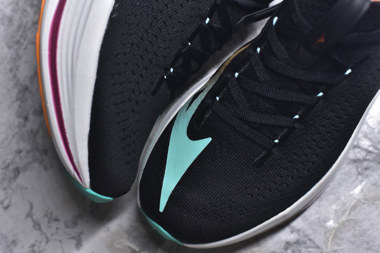 图片[8]-#Mizuno Neo Vista Y2K柔软舒适减震耐磨支撑 低帮休闲跑步鞋 男女同款 美津浓（Mizuno）是日本美津浓株式会社于1906年创立的运动品牌，经过一个多世纪的不断努力现已成为世界著名的运动器具、服装和鞋类生产商。美津浓力求服务于各类运动项目，并竭力使运动生活更加愉快和振奋。产品种类齐全，覆盖几乎全部主要运动项目，达到30万多个品类。尺码：36 36.5 37.5 38 38.5 39 40 40.5 41 42 42.5 43 44 44.5 45-选品中心