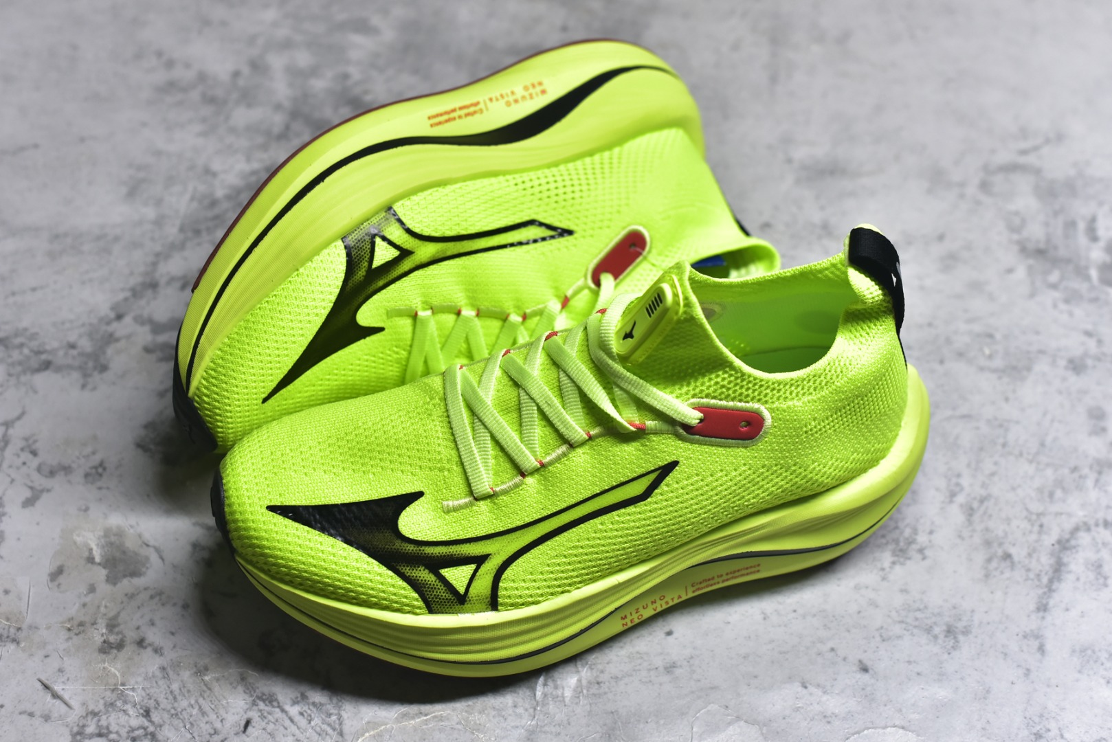 图片[7]-#Mizuno Neo Vista Y2K柔软舒适减震耐磨支撑 低帮休闲跑步鞋 男女同款 美津浓（Mizuno）是日本美津浓株式会社于1906年创立的运动品牌，经过一个多世纪的不断努力现已成为世界著名的运动器具、服装和鞋类生产商。美津浓力求服务于各类运动项目，并竭力使运动生活更加愉快和振奋。产品种类齐全，覆盖几乎全部主要运动项目，达到30万多个品类。尺码：36 36.5 37.5 38 38.5 39 40 40.5 41 42 42.5 43 44 44.5 45-选品中心