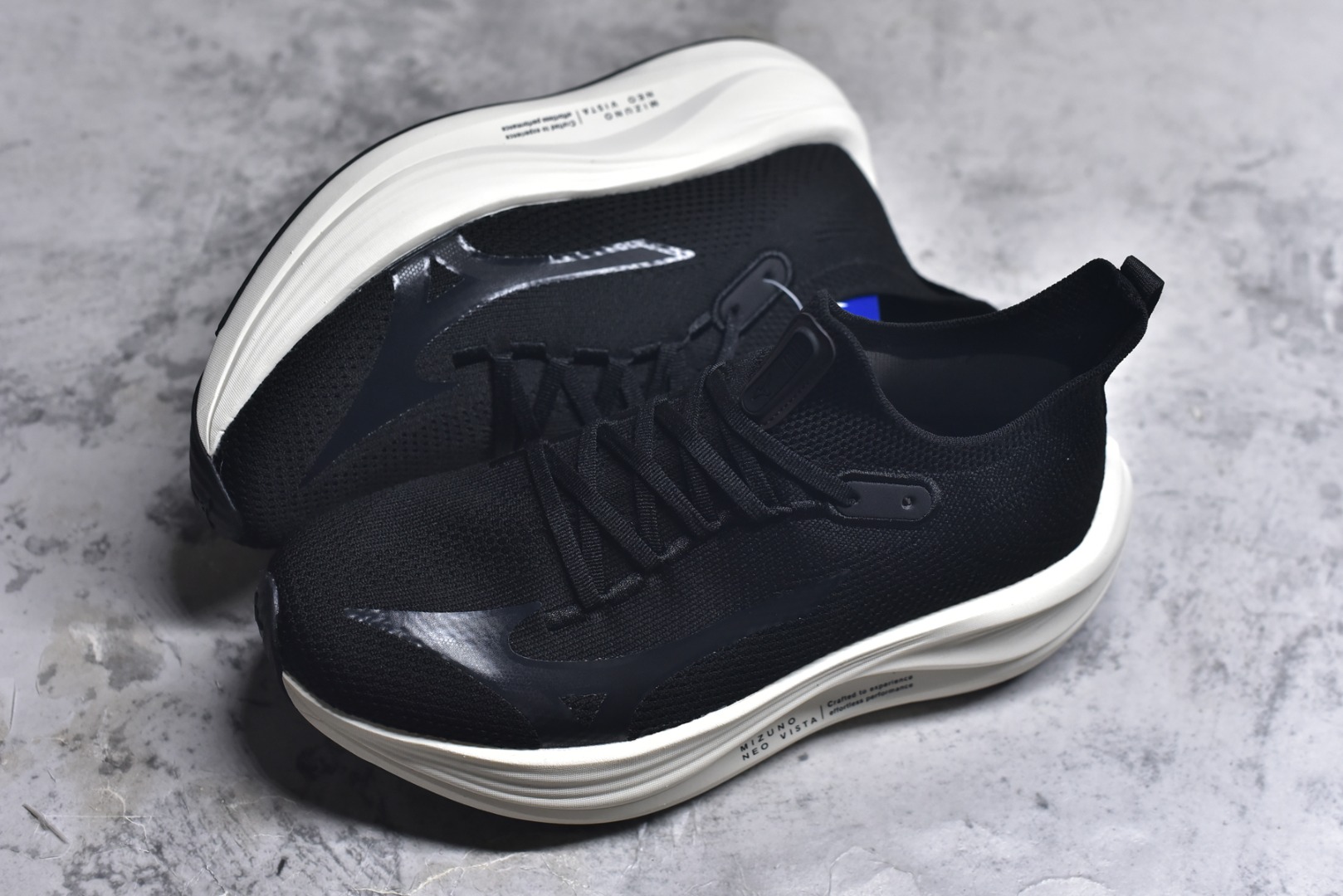 图片[7]-#Mizuno Neo Vista Y2K柔软舒适减震耐磨支撑 低帮休闲跑步鞋 男女同款 美津浓（Mizuno）是日本美津浓株式会社于1906年创立的运动品牌，经过一个多世纪的不断努力现已成为世界著名的运动器具、服装和鞋类生产商。美津浓力求服务于各类运动项目，并竭力使运动生活更加愉快和振奋。产品种类齐全，覆盖几乎全部主要运动项目，达到30万多个品类。尺码：36 36.5 37.5 38 38.5 39 40 40.5 41 42 42.5 43 44 44.5 45-选品中心