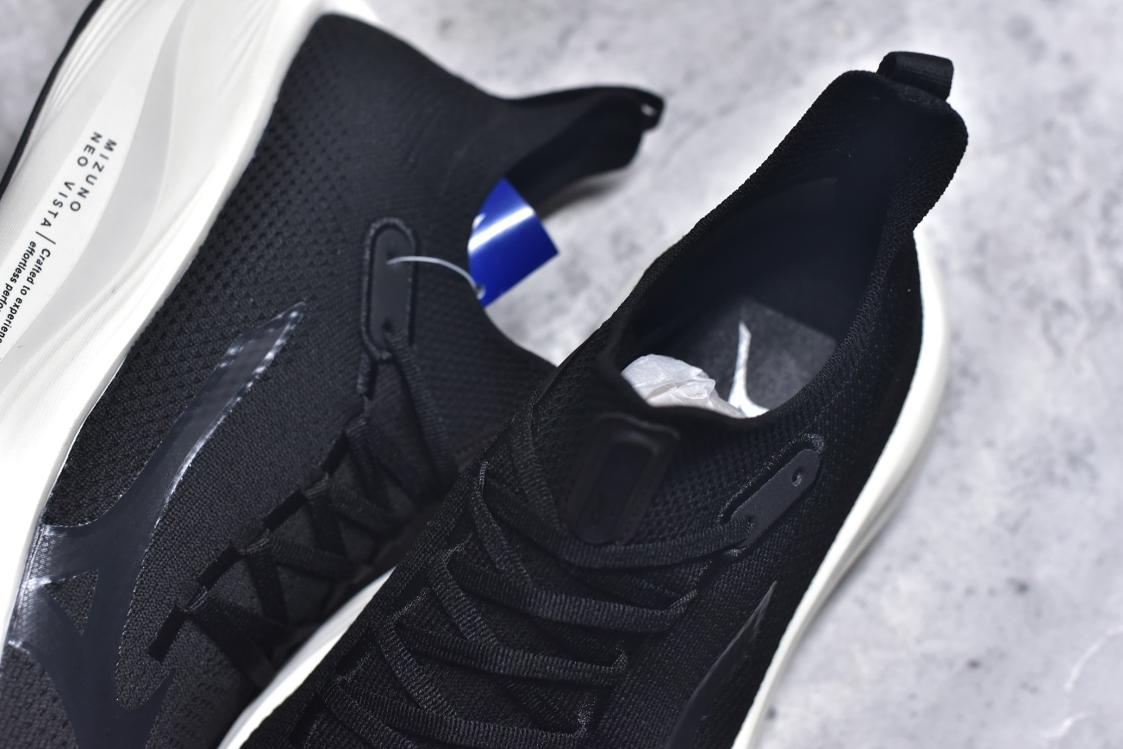 图片[9]-#Mizuno Neo Vista Y2K柔软舒适减震耐磨支撑 低帮休闲跑步鞋 男女同款 美津浓（Mizuno）是日本美津浓株式会社于1906年创立的运动品牌，经过一个多世纪的不断努力现已成为世界著名的运动器具、服装和鞋类生产商。美津浓力求服务于各类运动项目，并竭力使运动生活更加愉快和振奋。产品种类齐全，覆盖几乎全部主要运动项目，达到30万多个品类。尺码：36 36.5 37.5 38 38.5 39 40 40.5 41 42 42.5 43 44 44.5 45-选品中心