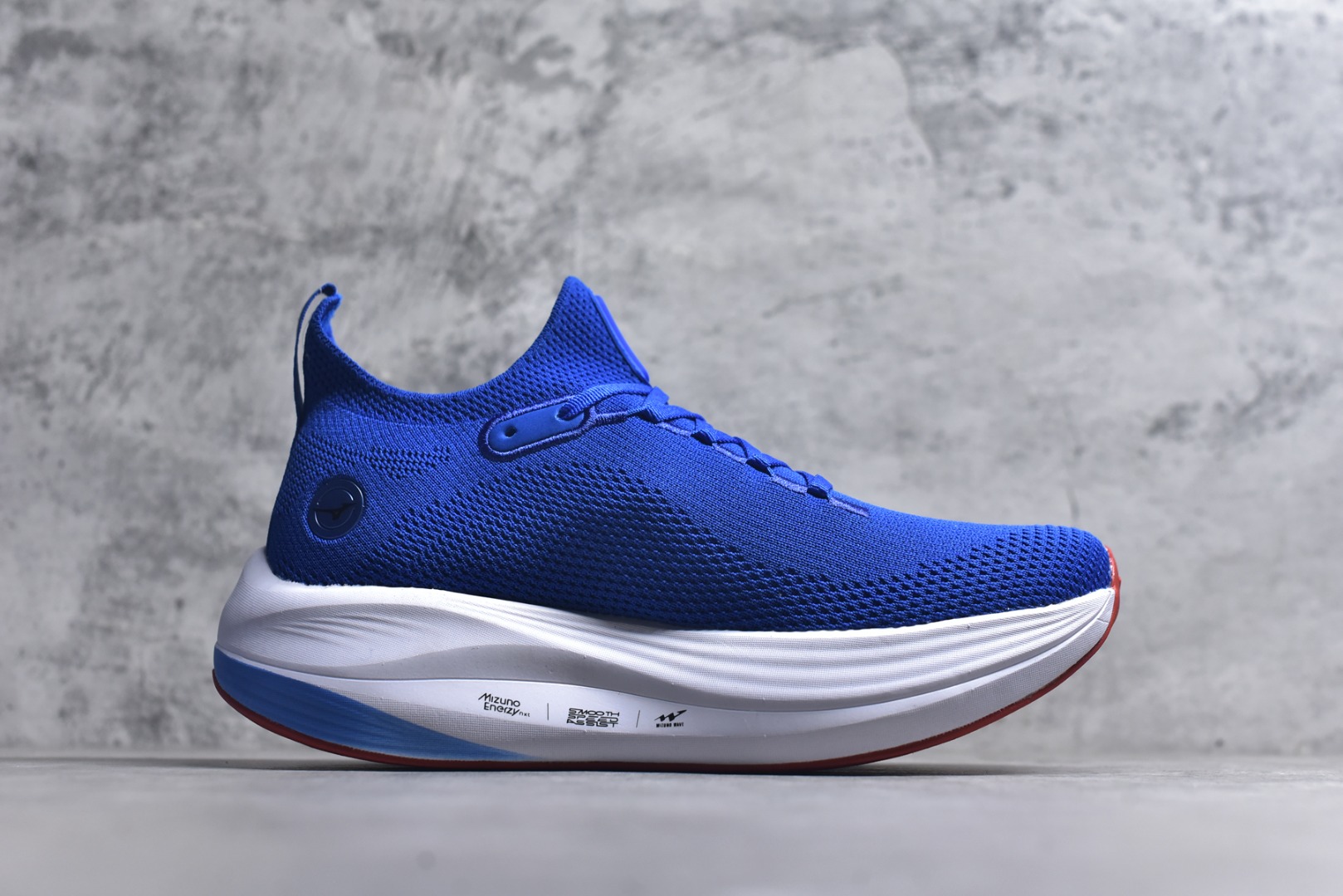 图片[3]-#Mizuno Neo Vista Y2K柔软舒适减震耐磨支撑 低帮休闲跑步鞋 男女同款 美津浓（Mizuno）是日本美津浓株式会社于1906年创立的运动品牌，经过一个多世纪的不断努力现已成为世界著名的运动器具、服装和鞋类生产商。美津浓力求服务于各类运动项目，并竭力使运动生活更加愉快和振奋。产品种类齐全，覆盖几乎全部主要运动项目，达到30万多个品类。尺码：36 36.5 37.5 38 38.5 39 40 40.5 41 42 42.5 43 44 44.5 45-选品中心